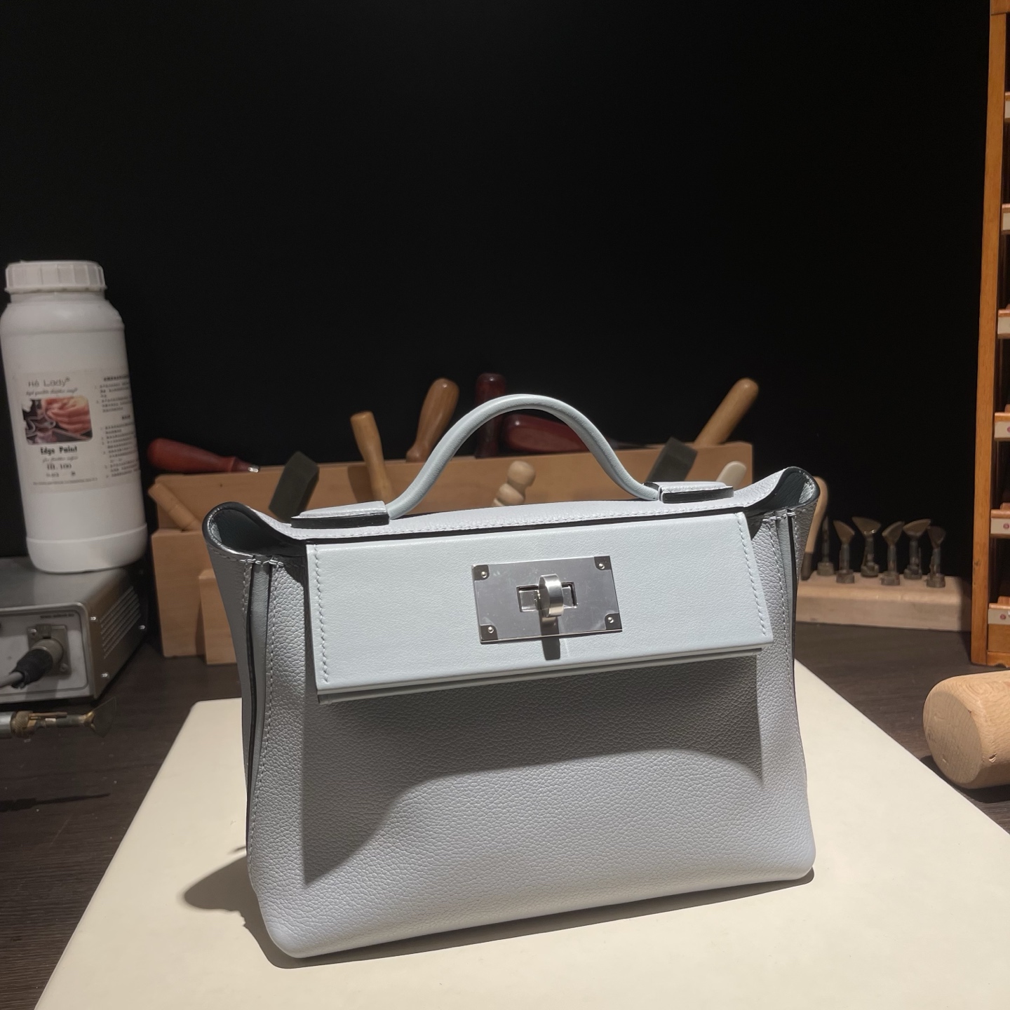 NO:698754,Kelly mini 2424 21cm Original imported Evercolor leather combined with Swift leather [glacier blue] silver buckle, counter synchronized, fully handmade beeswax thread sewing, pure steel hardware, in stock, Hermes, hermes, stuart weitzman, Hermes,19860909Kelly mini 2424 21cm 原厂进口Evercolor皮拼Swift皮【冰川蓝】银扣 专柜同步 全手工蜜蜡线缝制 纯钢五金 现货,爱马仕,hermes,stuart weitzman,Hermes,,Bag