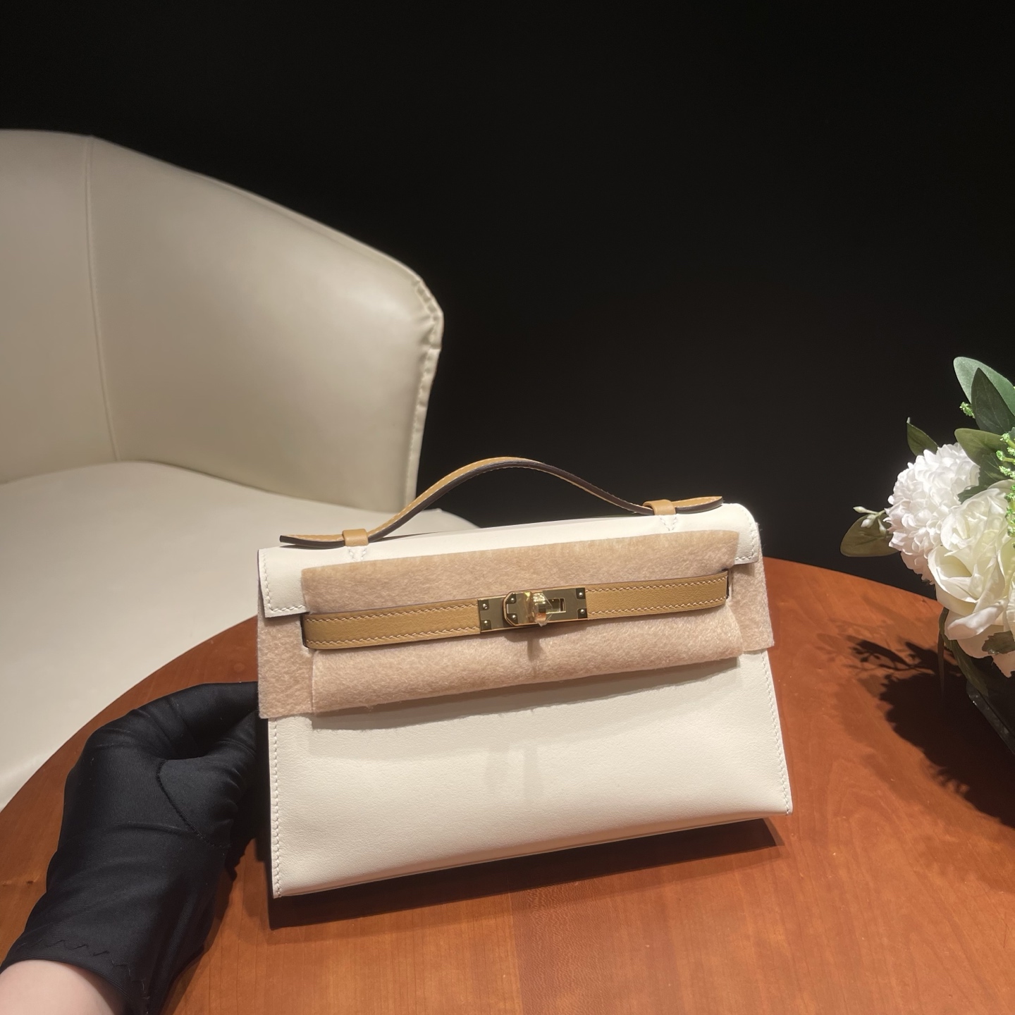 NO:698957,Kelly first generation 22cm imported Swift leather [cream white/biscuit color] silver buckle counter synchronization fully handmade beeswax thread sewing pure steel hardware in stock, Hermes, hermes, stuart weitzman, Hermes,19860909Kelly 一代 22cm 原厂进口Swift皮【奶油白/饼干色】银扣 专柜同步 全手工蜜蜡线缝制 纯钢五金 现货,爱马仕,hermes,stuart weitzman,Hermes,,Bag