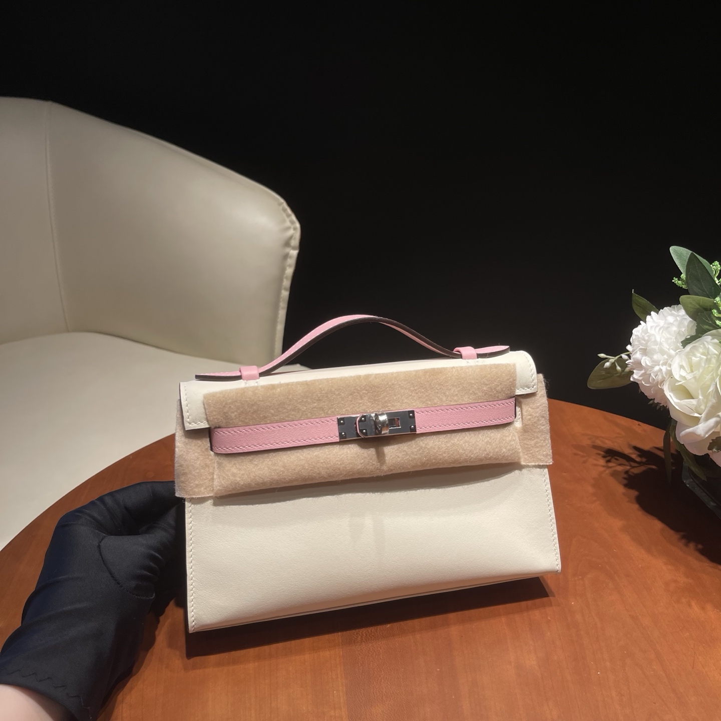 NO:698962,Kelly first generation 22cm original imported Swift leather [cream white/3Q pink] silver buckle counter synchronization fully handmade beeswax thread sewing pure steel hardware in stock, Hermes, hermes, stuart weitzman, Hermes,19860909Kelly 一代 22cm 原厂进口Swift皮【奶油白/3Q粉】银扣 专柜同步 全手工蜜蜡线缝制 纯钢五金 现货,爱马仕,hermes,stuart weitzman,Hermes,,Bag