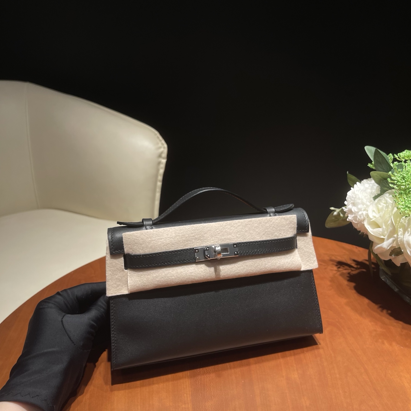 NO:698944,Kelly first generation 22cm original imported Swift leather [black] silver buckle counter synchronization fully handmade beeswax thread sewing pure steel hardware in stock, Hermes, hermes, stuart weitzman, Hermes,19860909Kelly 一代 22cm 原厂进口Swift皮【黑色】银扣 专柜同步 全手工蜜蜡线缝制 纯钢五金 现货,爱马仕,hermes,stuart weitzman,Hermes,,Bag