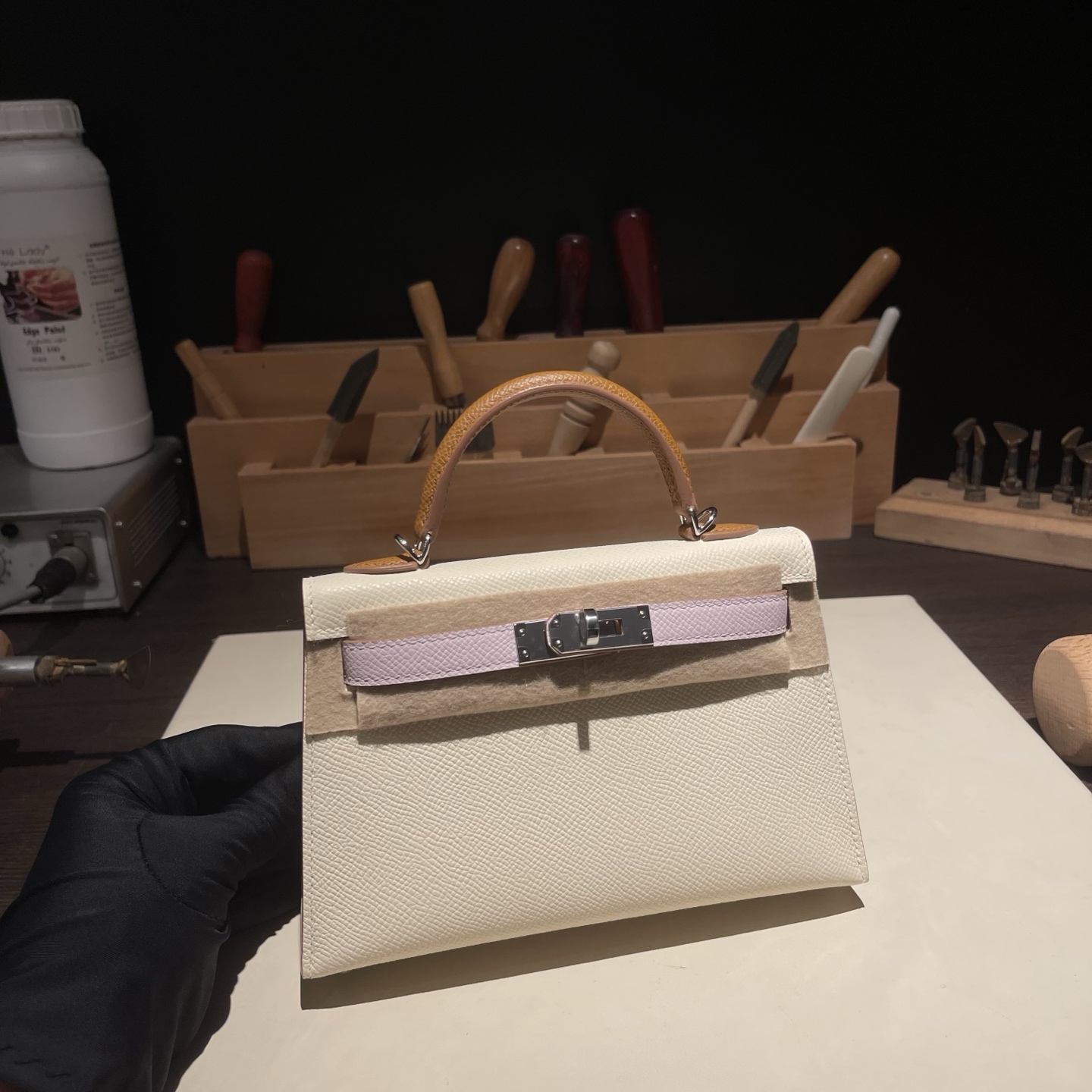 NO:699250,Strong planting Kelly second generation 19cm original imported Esom leather [milkshake white/dream pink purple/golden brown] silver buckle, hand-made nails, counter synchronization, fully hand-sewn with beeswax thread, pure steel hardware, in stock, Hermes, Hermes,19860909强烈种草 Kelly 二代 19cm 原厂进口Esom皮【奶昔白/梦幻粉紫/金棕】银扣 手工钉 专柜同步 全手工蜜蜡线缝制 纯钢五金 现货,爱马仕,hermes,Hermes,,Bag