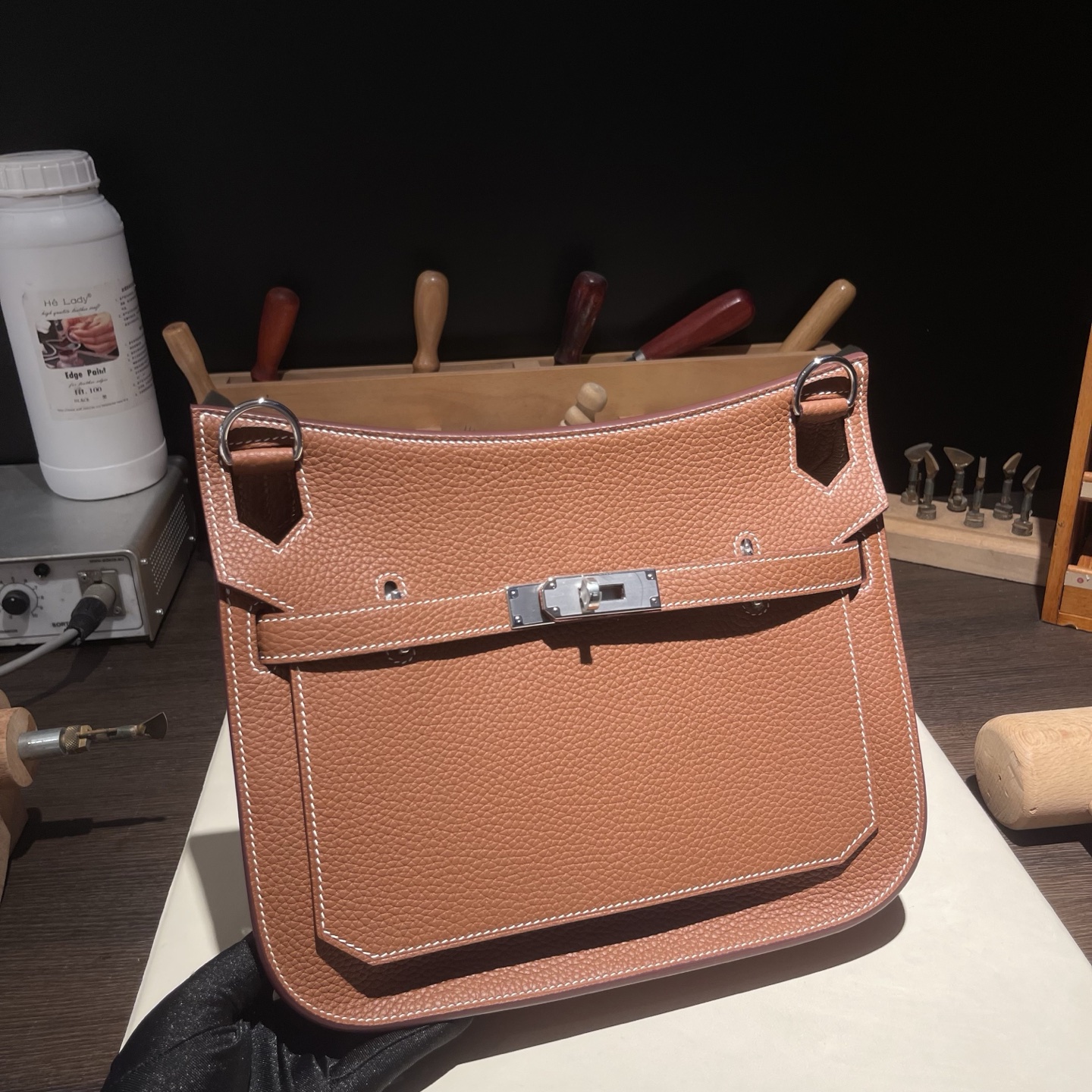 NO:699584,New product for men Jysiere Gypsy 28cm Original imported TC leather [golden brown] silver buckle Unisex model Counter synchronization Handmade wax thread sewing Pure steel hardware Ready in stock, Hermes, Hermes,19860909新品 男士专用 Jysiere 吉普赛 28cm 原厂进口TC皮【金棕】银扣 男女通用款 专柜同步 手工蜡线缝制 纯钢五金 现货,爱马仕,hermes,Hermes,,Bag