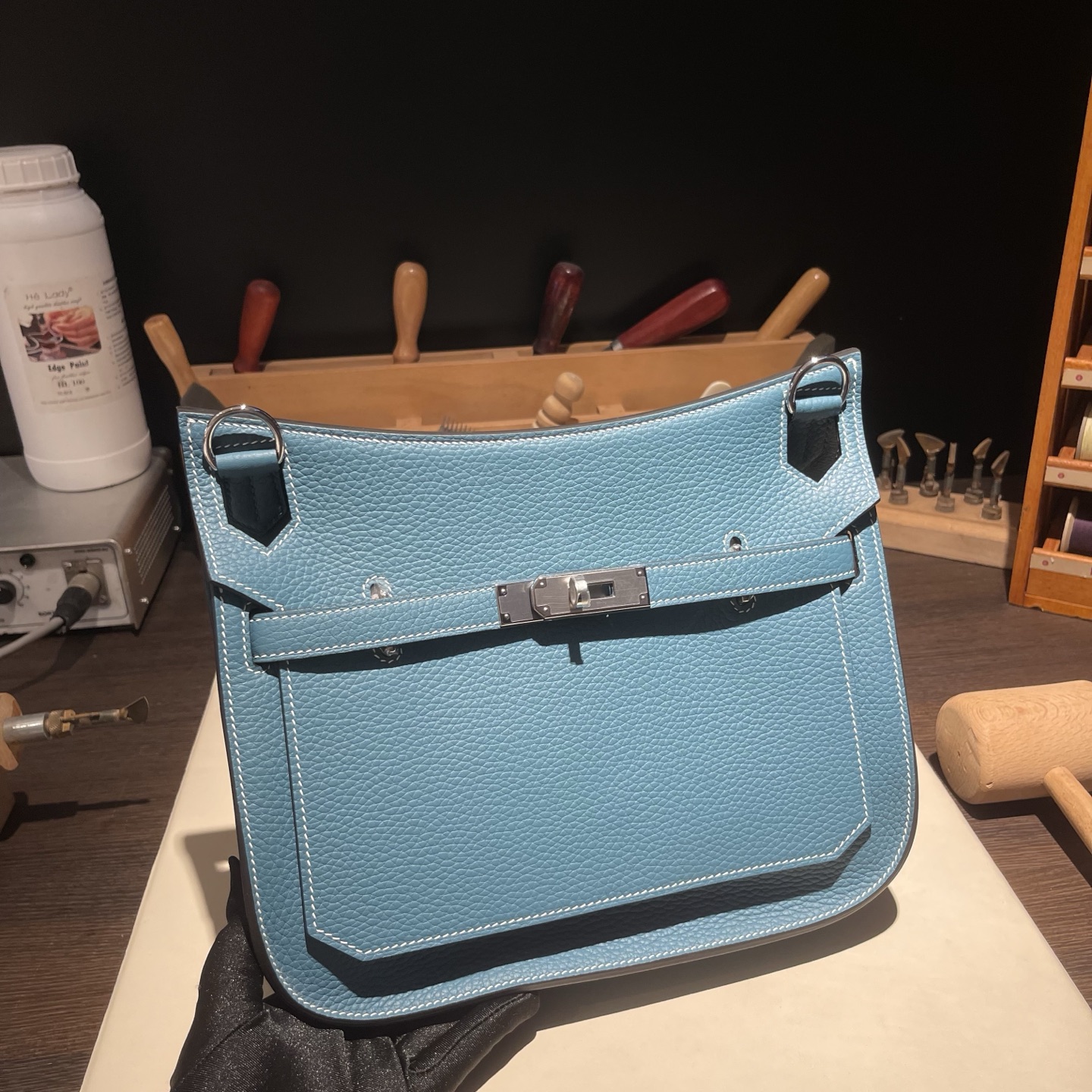 NO:699578,New product for men Jysiere Gypsy 28cm Original imported TC leather [denim blue] silver buckle Unisex model Counter synchronization Handmade wax thread sewing Pure steel hardware Ready in stock, Hermes, Hermes,19860909新品 男士专用 Jysiere 吉普赛 28cm 原厂进口TC皮【牛仔蓝】银扣 男女通用款 专柜同步 手工蜡线缝制 纯钢五金 现货,爱马仕,hermes,Hermes,,Bag