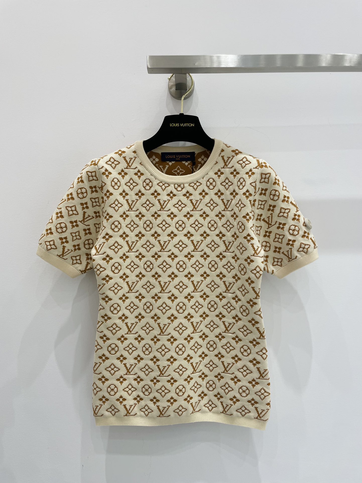 Louis Vuitton Clothing T-Shirt Beige White Short Sleeve