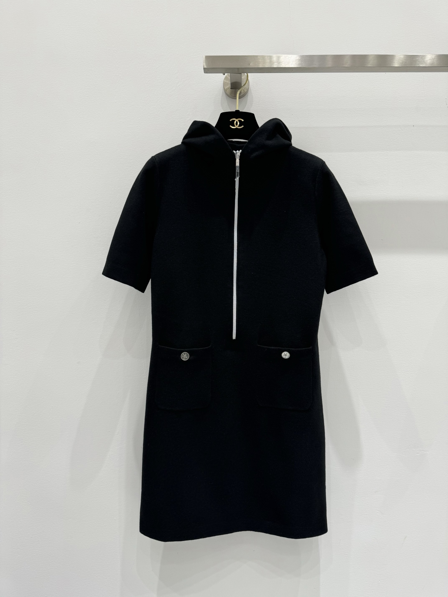 NO:315234,Chane* new hooded zipper dress!  A versatile and versatile slim fit!  2 colors, 3 codes!  ,chanel,skirts,hats,alexander wang19860909Chane*新品连帽拉链连衣裙！万能百搭修身版型显瘦！2色色3码！,,chanel,skirts,hats,alexander wang,Women's clothing