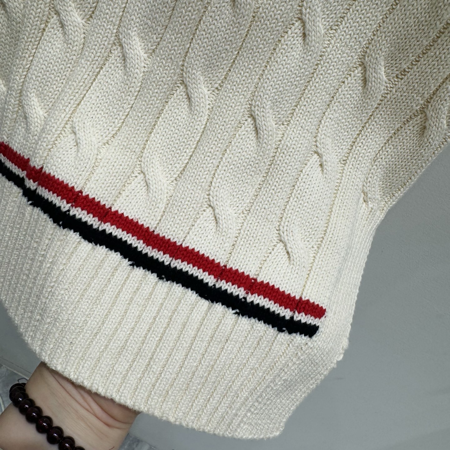 Dior Tennis-Style Knit Vest, V-Neck Sleeveless Sweater Top, Elegant and Versatile 8 i1745176379106 9587 0 7