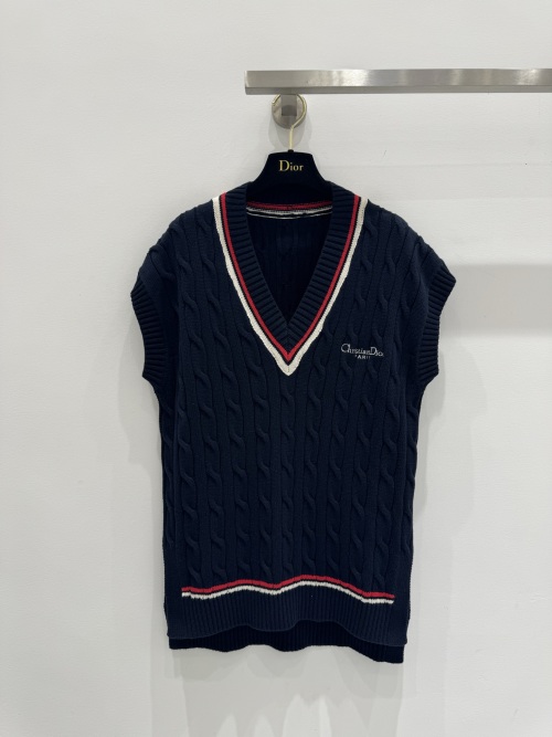 Dior Tennis-Inspired Knit Vest with V-Neck and Relaxed Fit 1 Dior Tennis-Inspired Knit Vest with V-Neck and Relaxed Fit