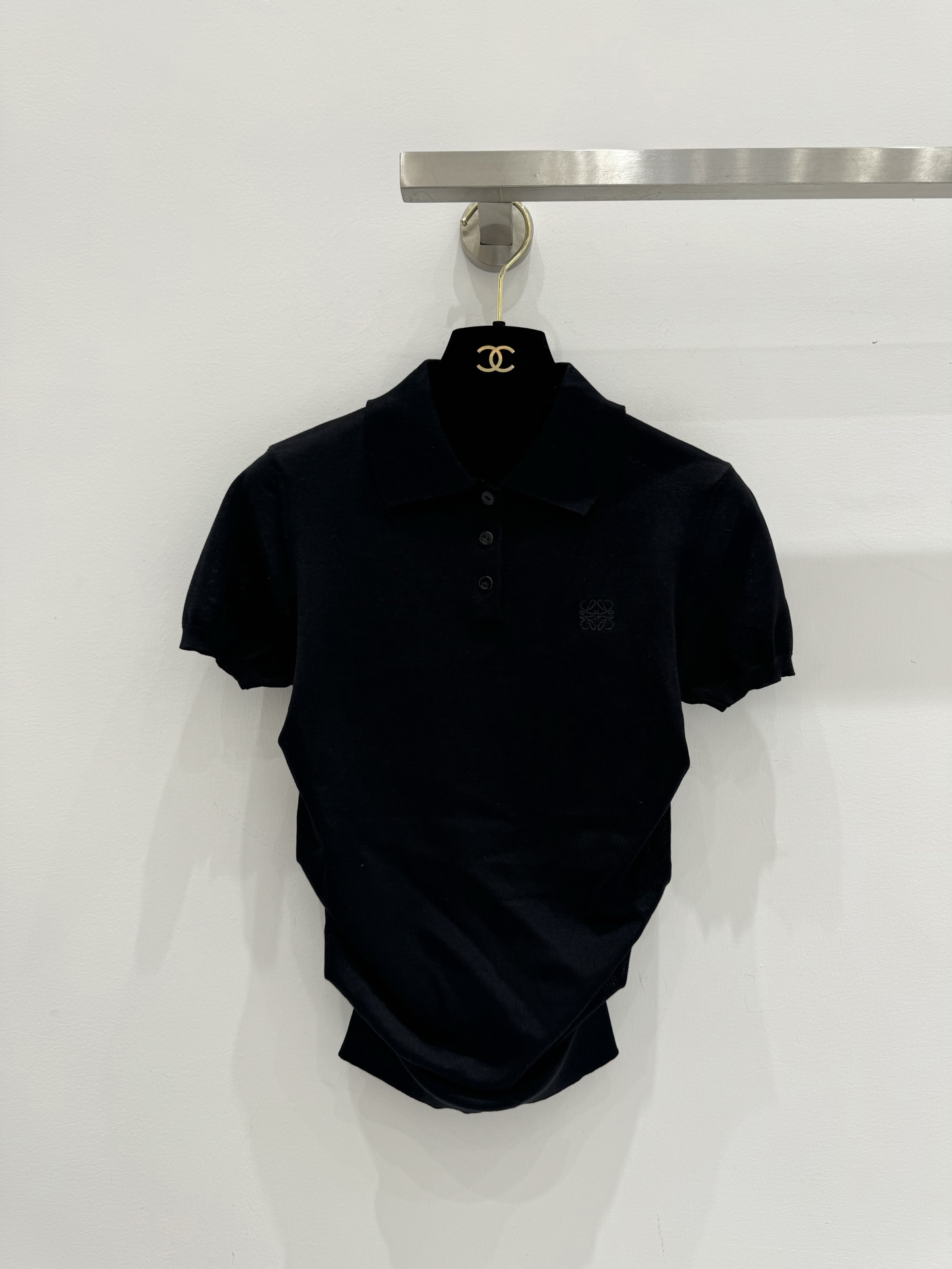 NO:438000,Loew*25 summer new style, wrinkled waist-hugging polo knitted short sleeves!  yb custom cashmere mulberry silk blend fabric high version two-color SML, loewe, T-shirt, alexander wang19860909Loew*25夏季新款 皱褶收腰polo针织短袖！yb定制羊绒桑蚕丝混纺面料 高版本 两色SML,,loewe,T-shirt,alexander wang,Women's clothing