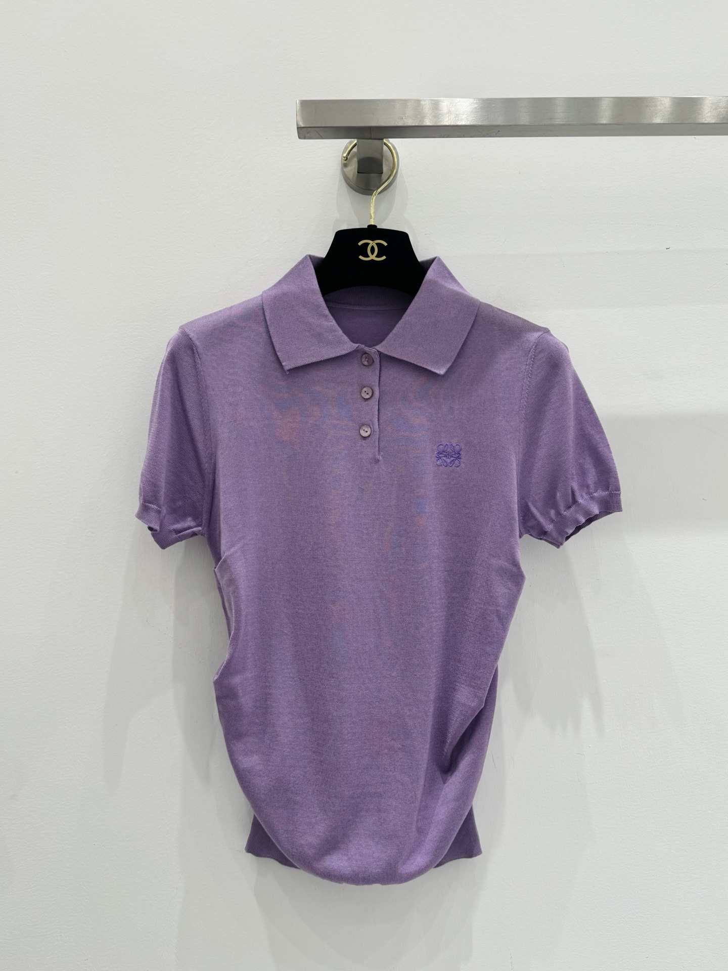 NO:438005,Loew*25 summer new style, wrinkled waist-hugging polo knitted short sleeves!  yb custom cashmere mulberry silk blend fabric high version two-color SML, loewe, T-shirt, alexander wang19860909Loew*25夏季新款 皱褶收腰polo针织短袖！yb定制羊绒桑蚕丝混纺面料 高版本 两色SML,,loewe,T-shirt,alexander wang,Women's clothing