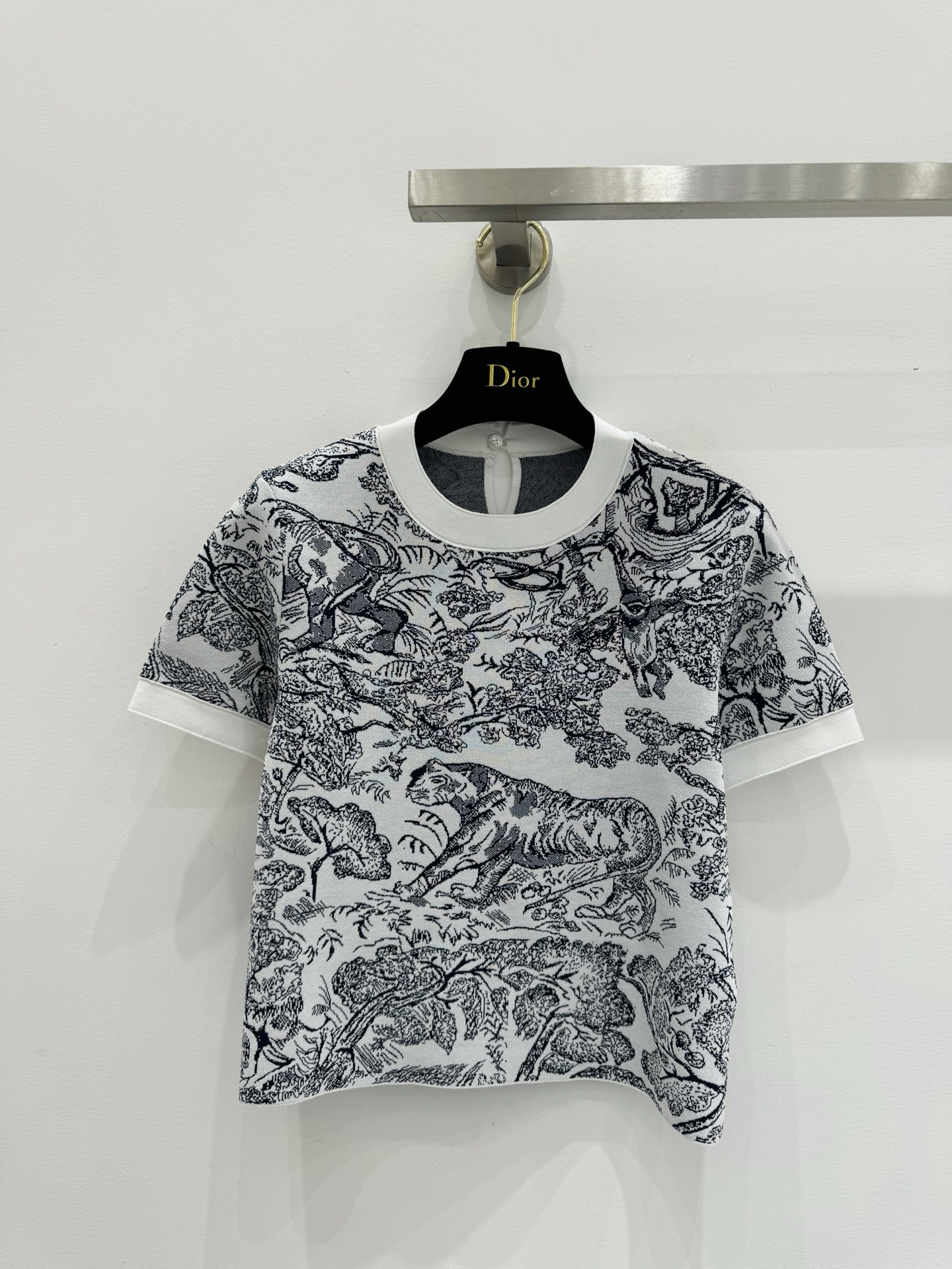 NO:440460,Dio* 25ss new style animal jungle knitted short sleeves three colors 36-38-40,,dior,T-shirt,alexander wang19860909Dio* 25ss新款 动物丛林针织短袖 三色36-38-40,,dior,T-shirt,alexander wang,Women's clothing