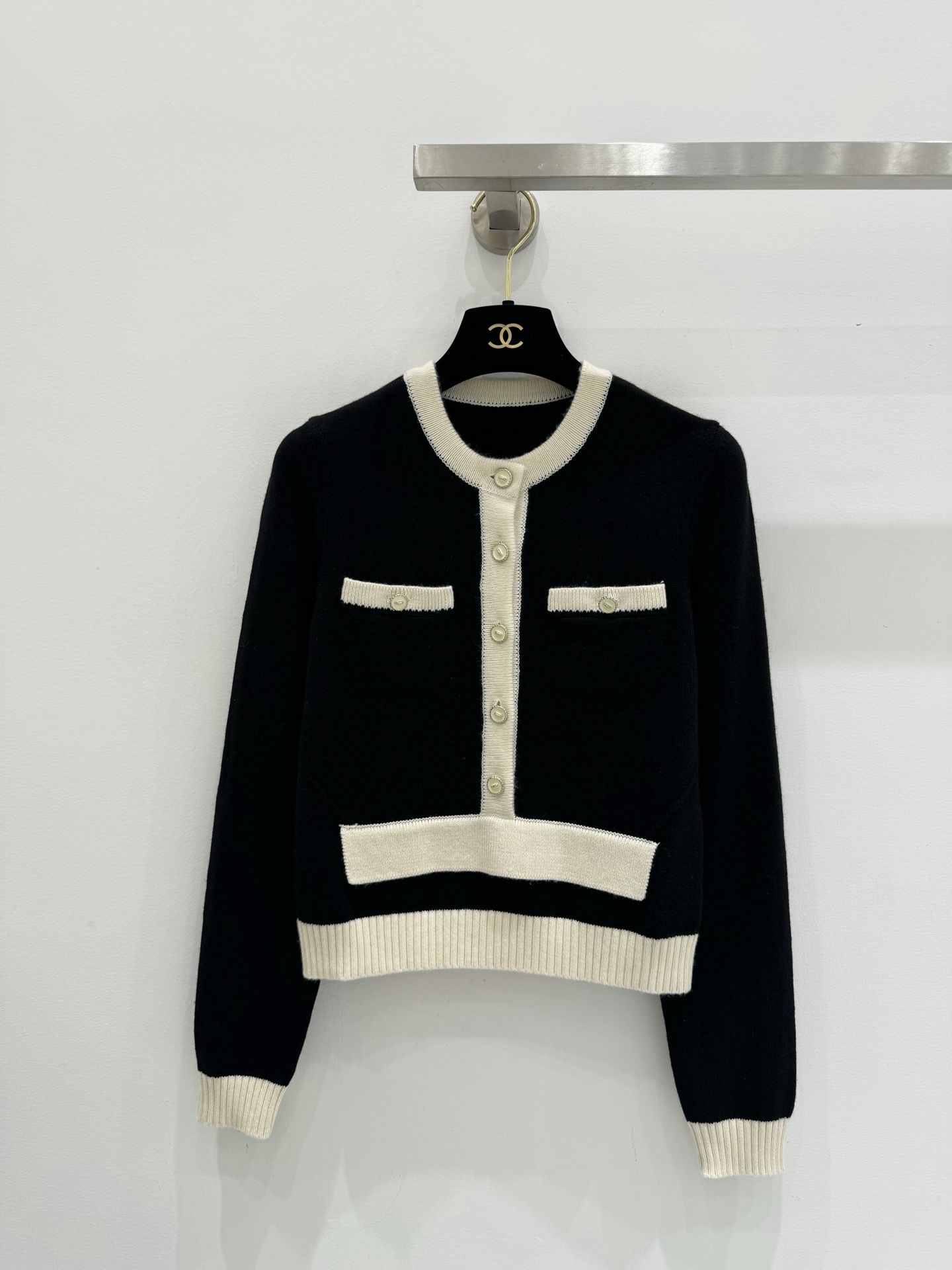 NO:451251,Chanel's new cashmere sweater in early autumn!  2 colors 36.38.40, chanel,alexander wang19860909Chanel 早秋新款羊绒针织衫！2色36.38.40,,chanel,alexander wang,Women's clothing