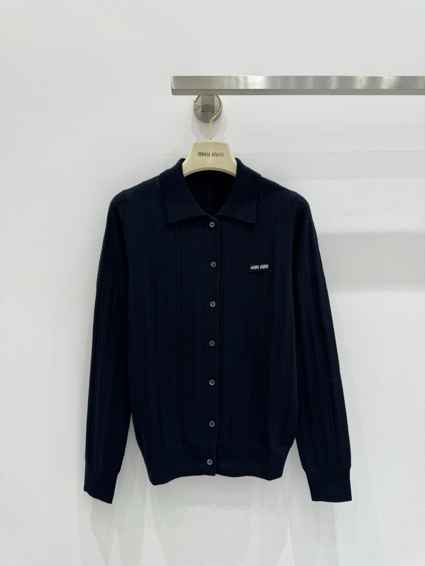 NO:508257,Miu logo polo collar long sleeve cardigan!  S/M/L, miumiu, alexander wang19860909Miu徽标polo领长袖开衫！一色S/M/L,,miumiu,alexander wang,Women's clothing