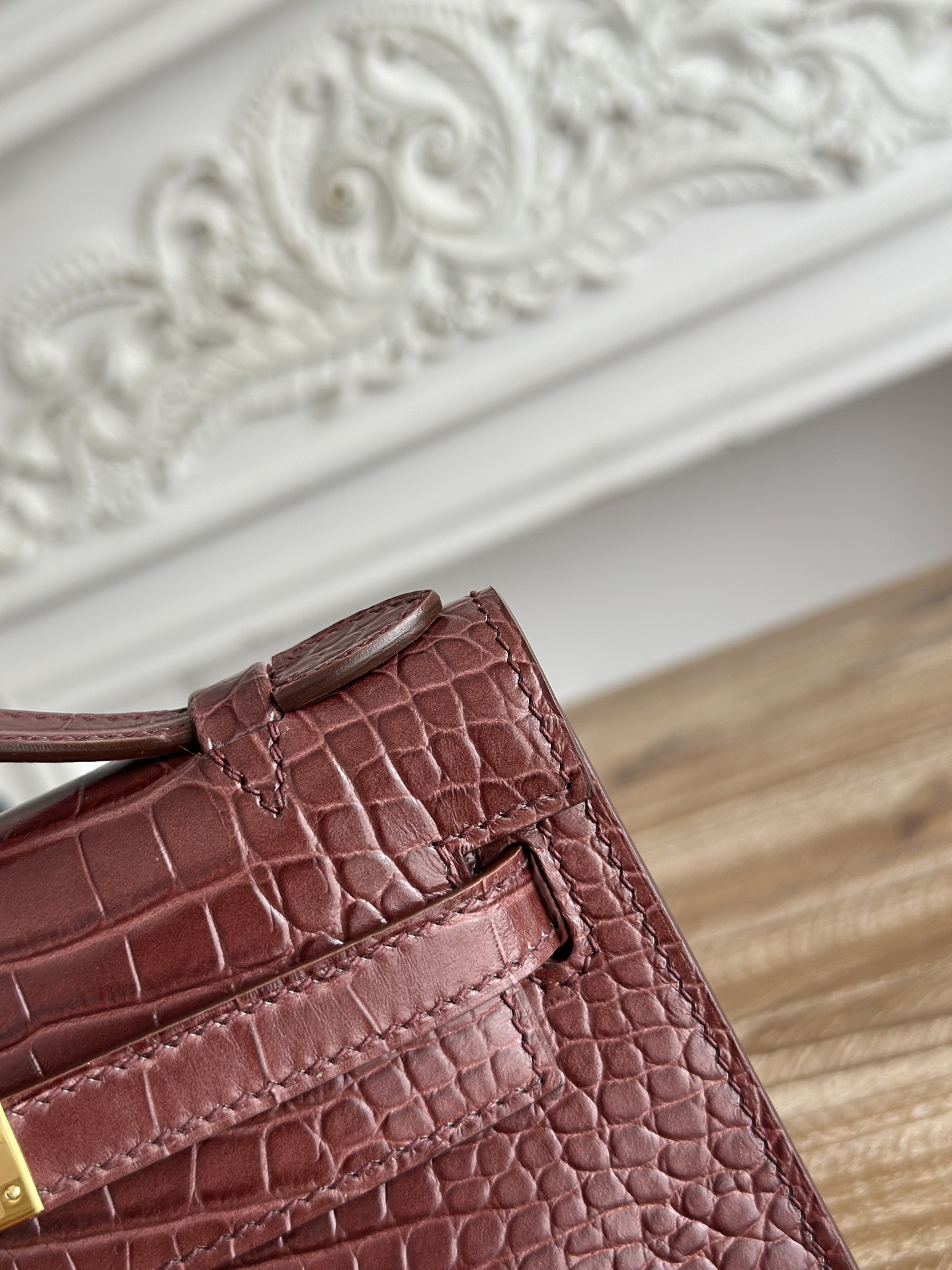 Hermes Kelly Mini Alligator Burgundy Handbag Gold Hardware 22cm 6 i1744387737469 489 0 4