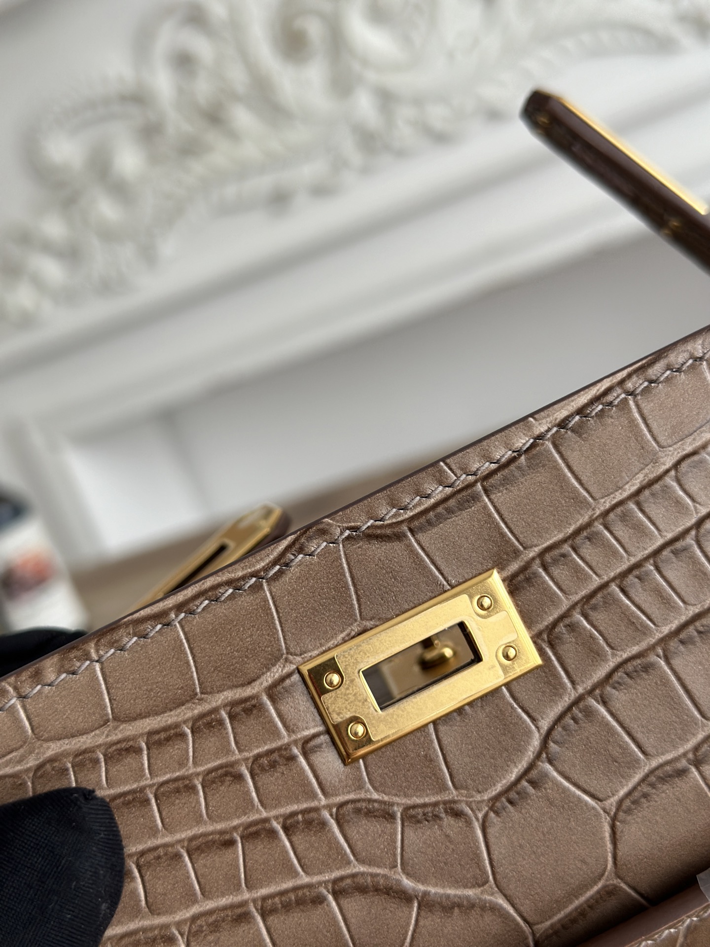 Hermès Kelly Mini Alligator Embossed Leather Handbag - Great Elephant Gray 8 i1744388713036 888 0 7