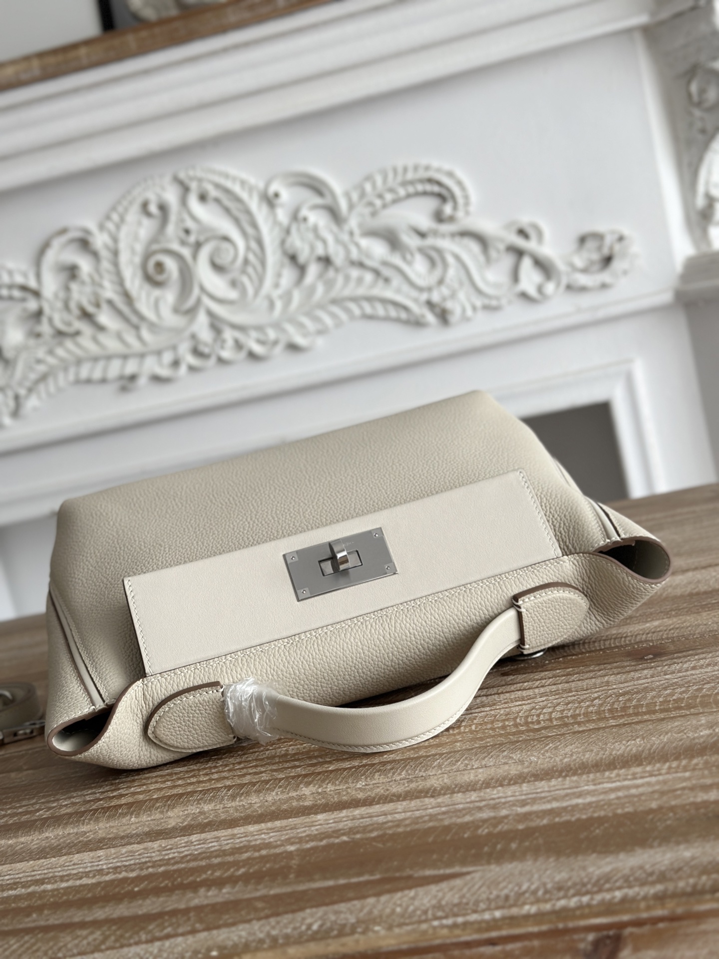Hermes 2424 Cream shoulder everyday