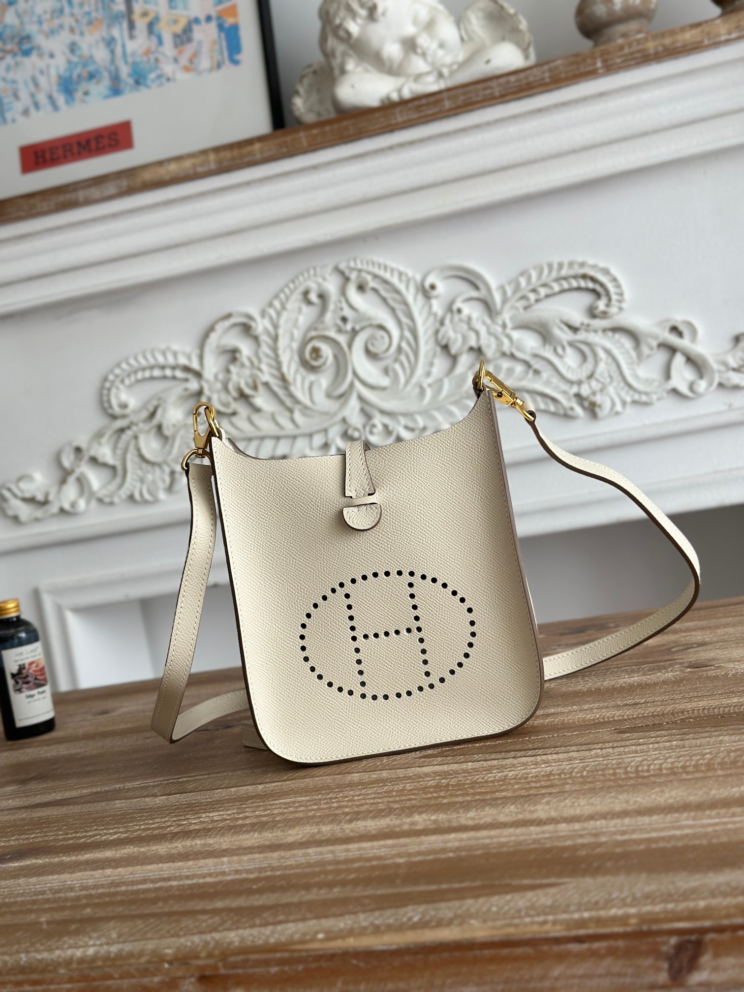 NO:698924,Mini Esom Eveline, semi-handmade + wax thread, self-matched shoulder strap, color milkshake white, gold buckle, mini size 17cm, Hermes, hermes, Hermes,19860909迷你Esom伊芙琳 半手工+蜡线 自配肩带 颜色奶昔白、金扣 迷你尺寸17cm,爱马仕,hermes,Hermes,,Bag