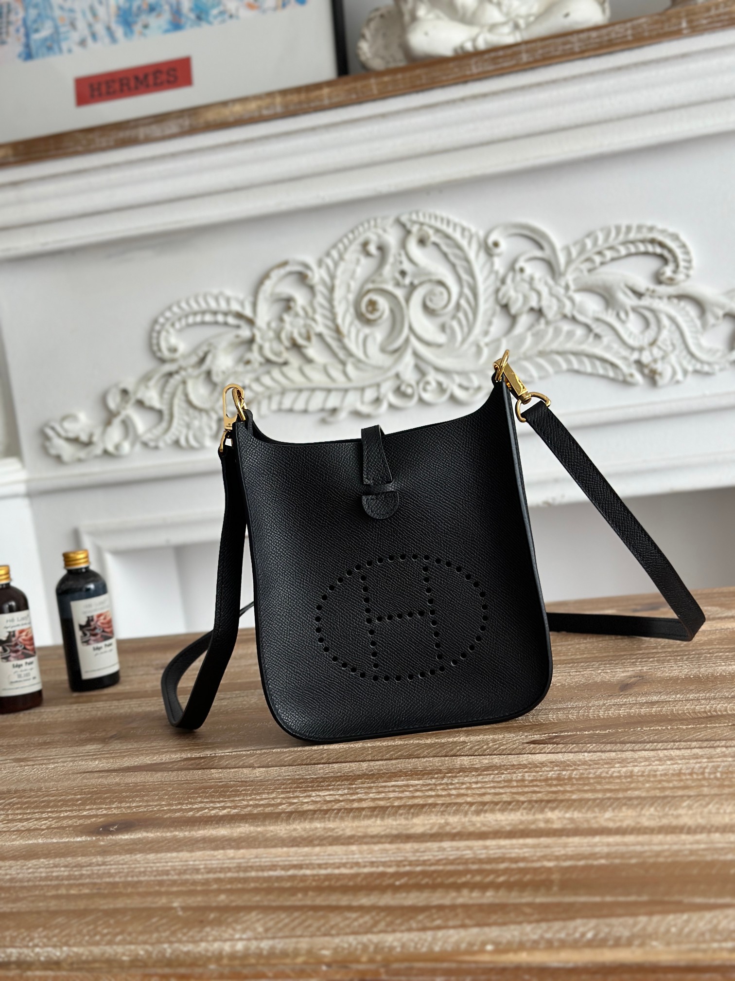 NO:698927,Mini Esom Eveline, semi-handmade + wax thread, self-matched shoulder strap, color black, gold buckle, mini size 17cm, Hermes, hermes, Hermes,19860909迷你Esom伊芙琳 半手工+蜡线 自配肩带 颜色黑色、金扣 迷你尺寸17cm,爱马仕,hermes,Hermes,,Bag