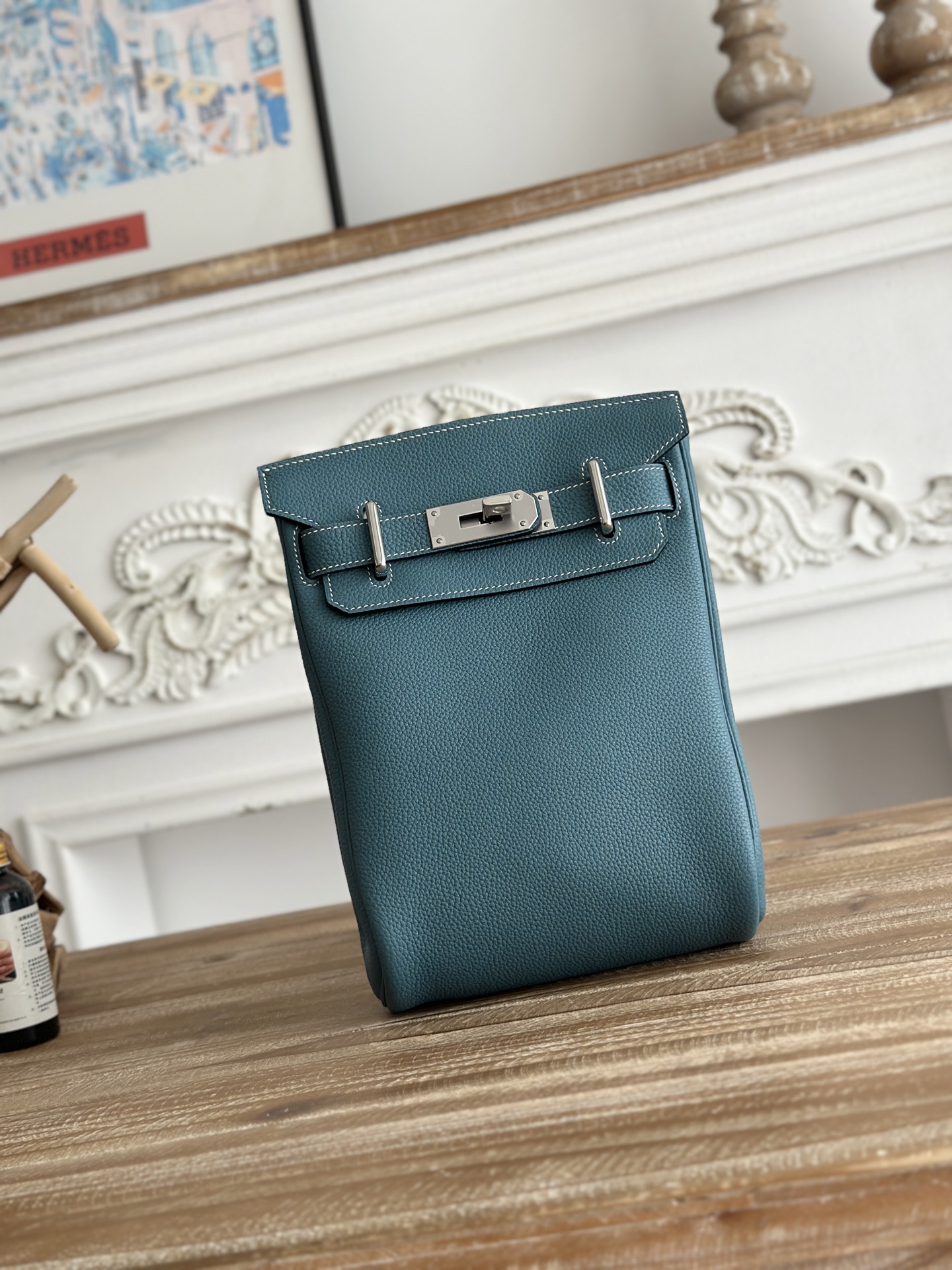 NO:699028,｜Denim blue All-steel hardware, super delicate and soft to the touch Waxed thread in stock online, same style for men and women, shoulder straps adjustable The design of the home is really cool ~ regardless of age and gender Each age group has a different relaxed and fashionable feeling on the back Spot 18*8*25.5, Hermes, Hermes, Hermes,19860909｜牛仔蓝 全钢五金、手感超级细腻柔软 蜡线现货在线、男女同款,肩带调节 家的设计真的很～不分年龄性别 每个年龄段背着都有不同的松弛时髦感 现货18*8*25.5,爱马仕,hermes,Hermes,,Bag