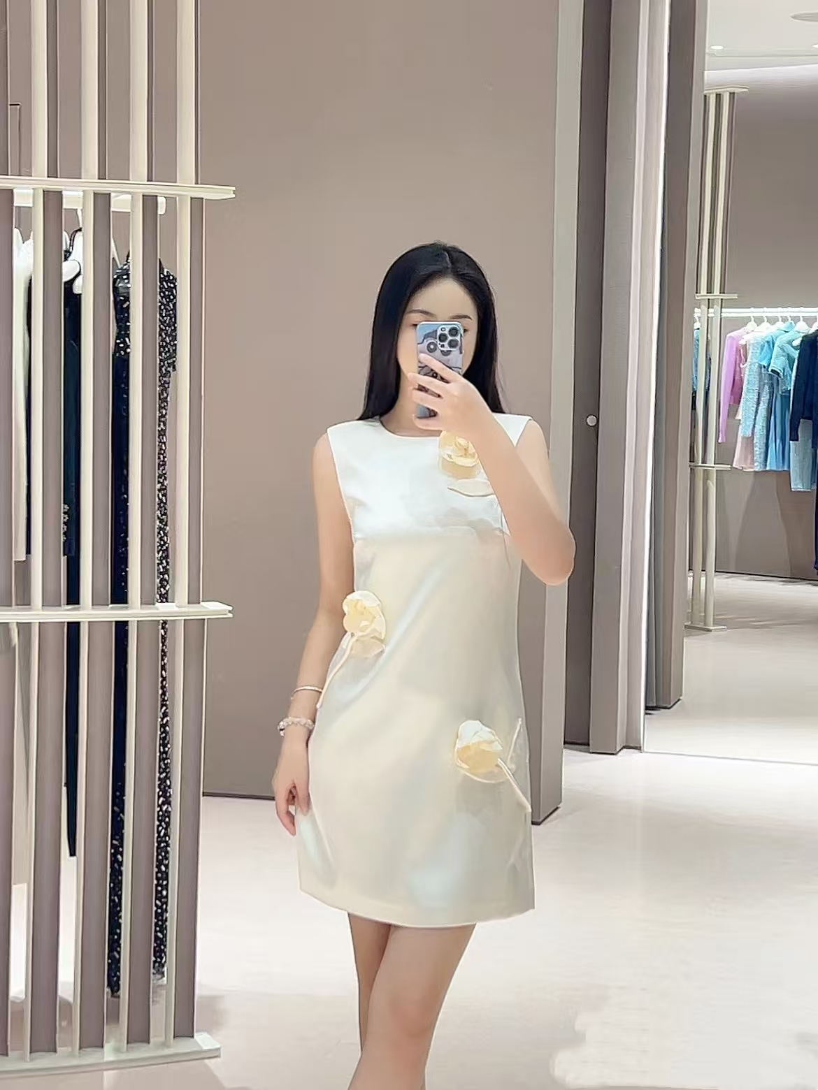 NO:328365,Self nailed flower dress!  Two colors SML, skirts,alexander wang19860909self 钉花连衣裙！两色 SML,,skirts,alexander wang,Women's clothing
