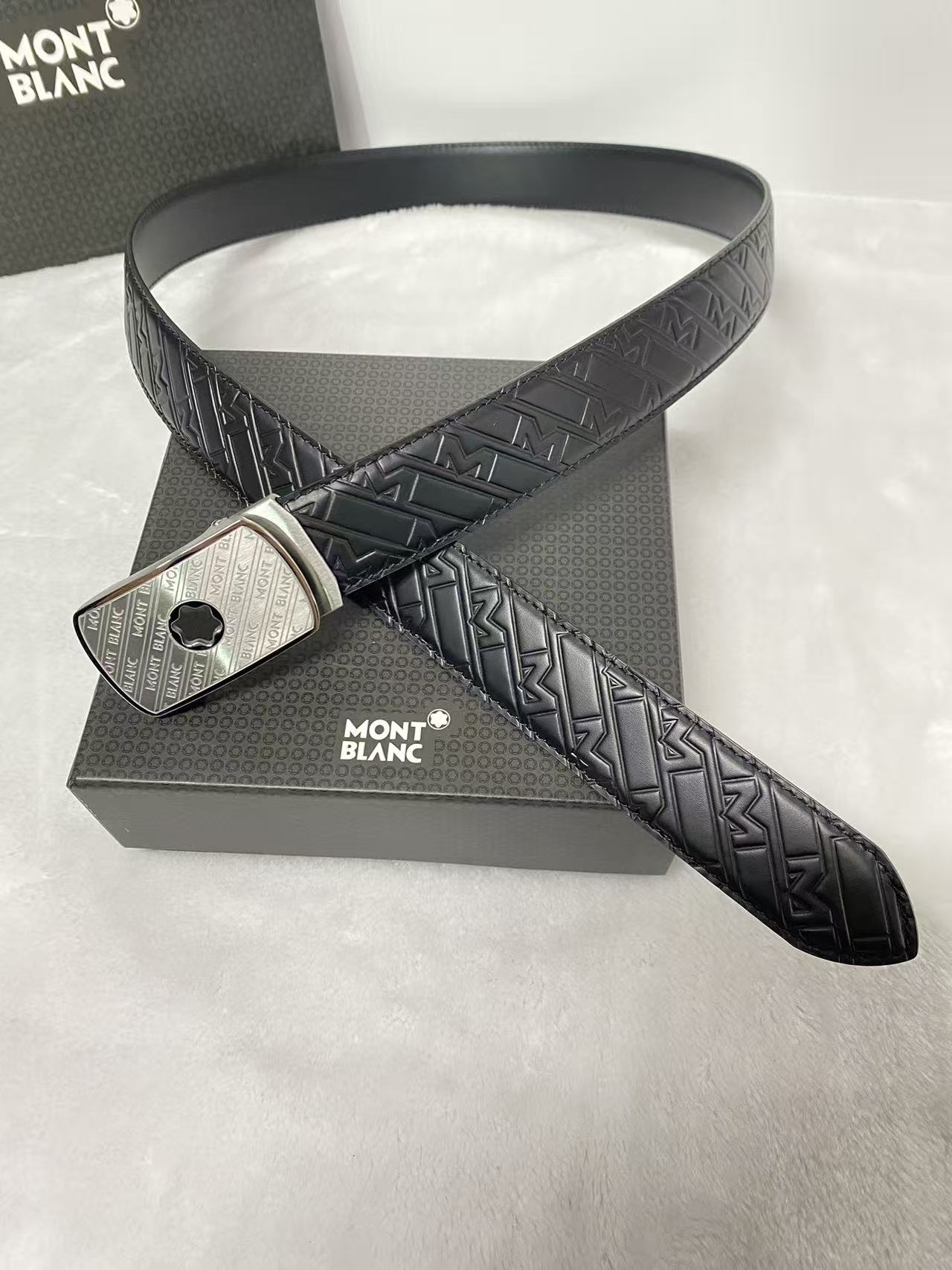 Montblanc（万宝龙男） Style Leather Men's Belts Lookbook Reference image 2