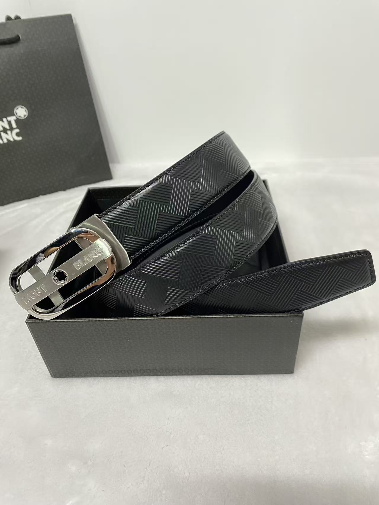 Montblanc（万宝龙男） Style Leather Men's Belts Lookbook Reference image 2