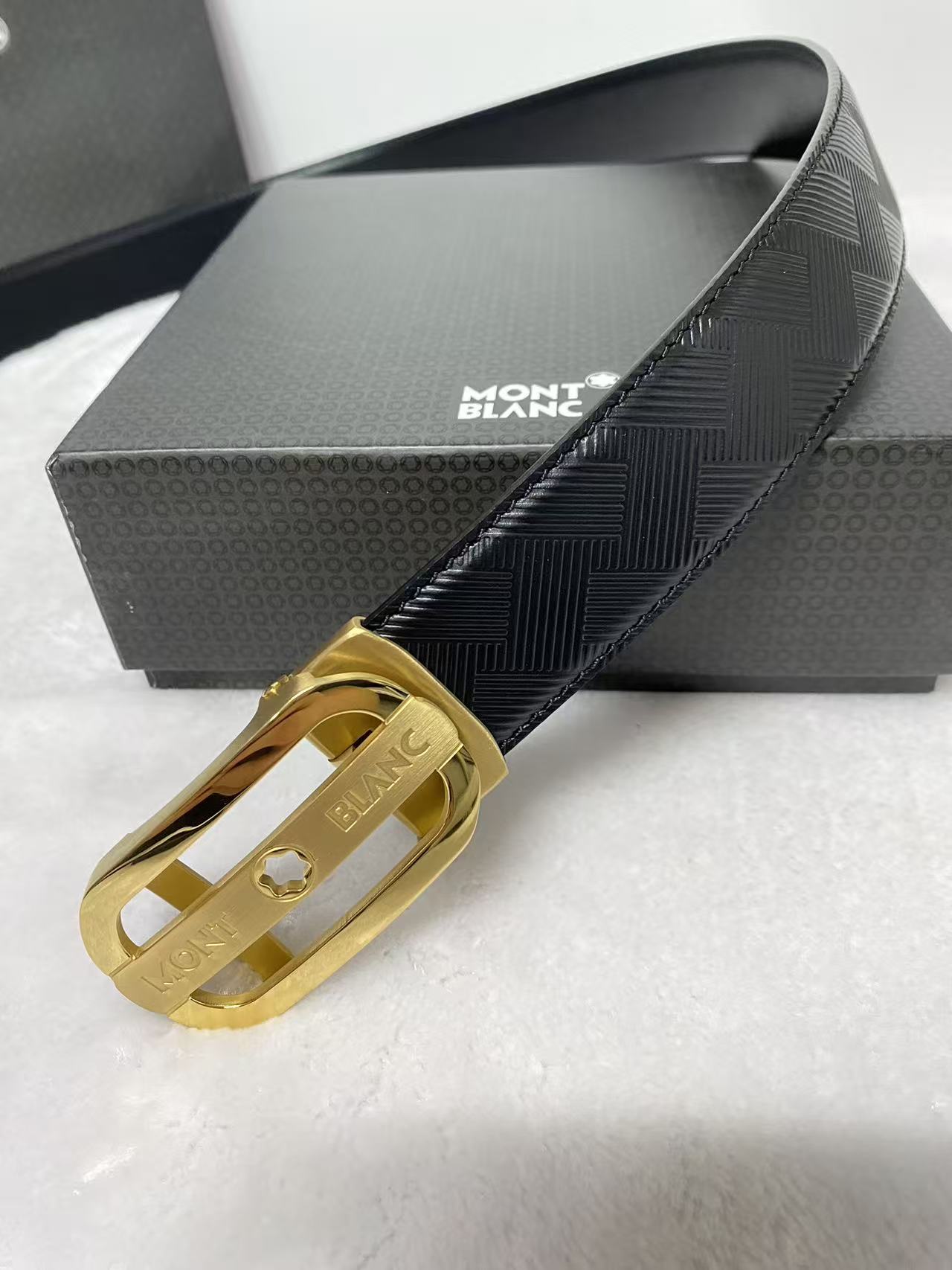 Montblanc（万宝龙男） Style Leather Men's Belts Lookbook Reference image 2