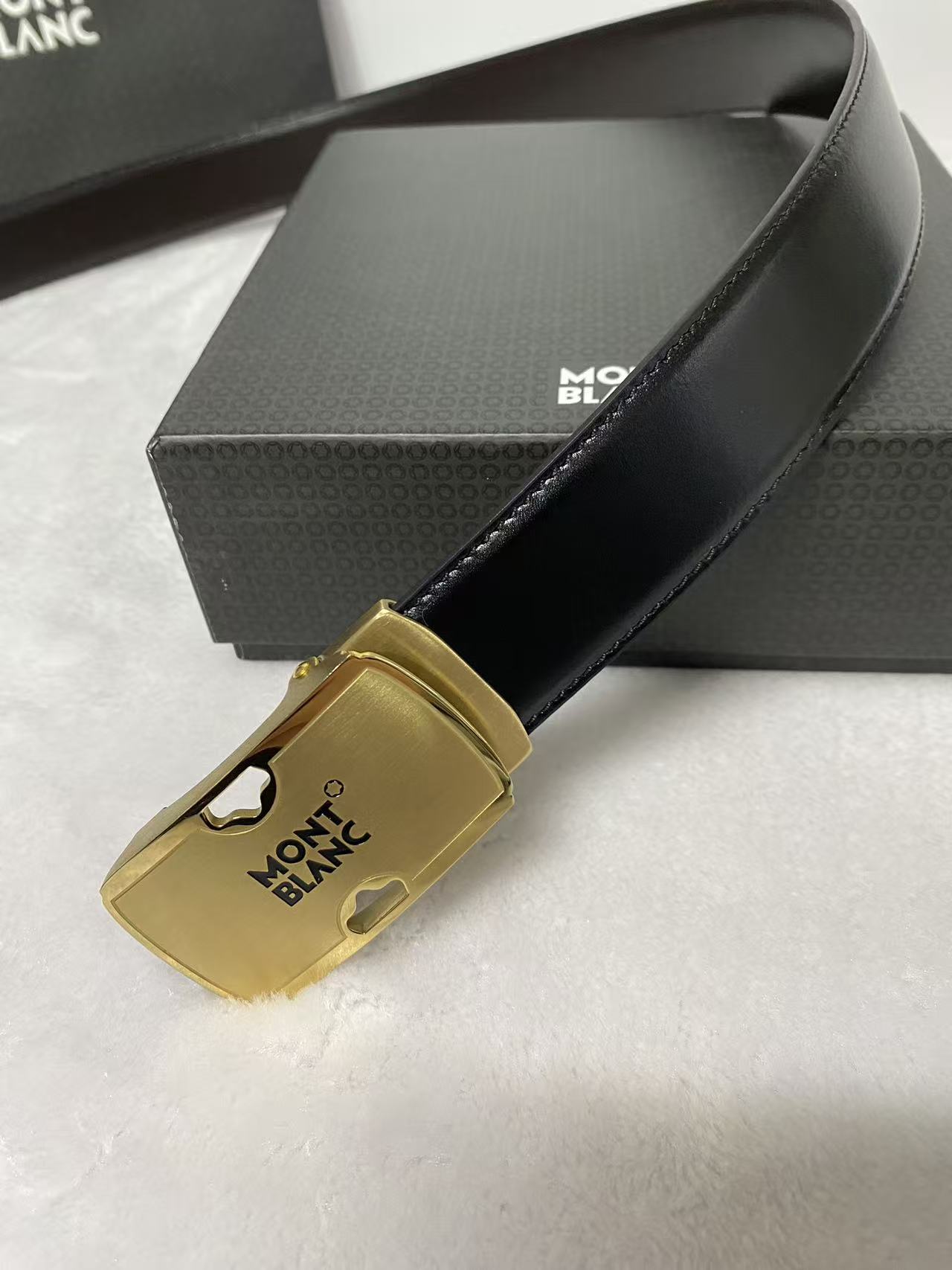 Montblanc（万宝龙男） Style Leather Men's Belts Lookbook Reference image 2
