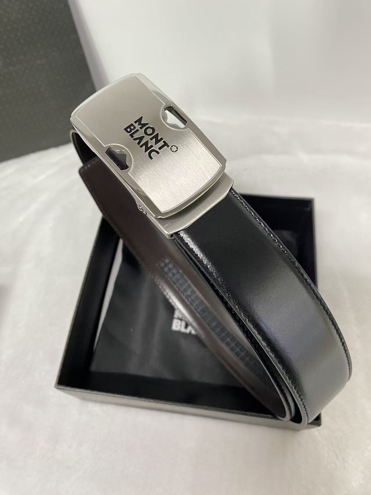 Montblanc（万宝龙男） Style Leather Men's Belts Lookbook Reference image 2