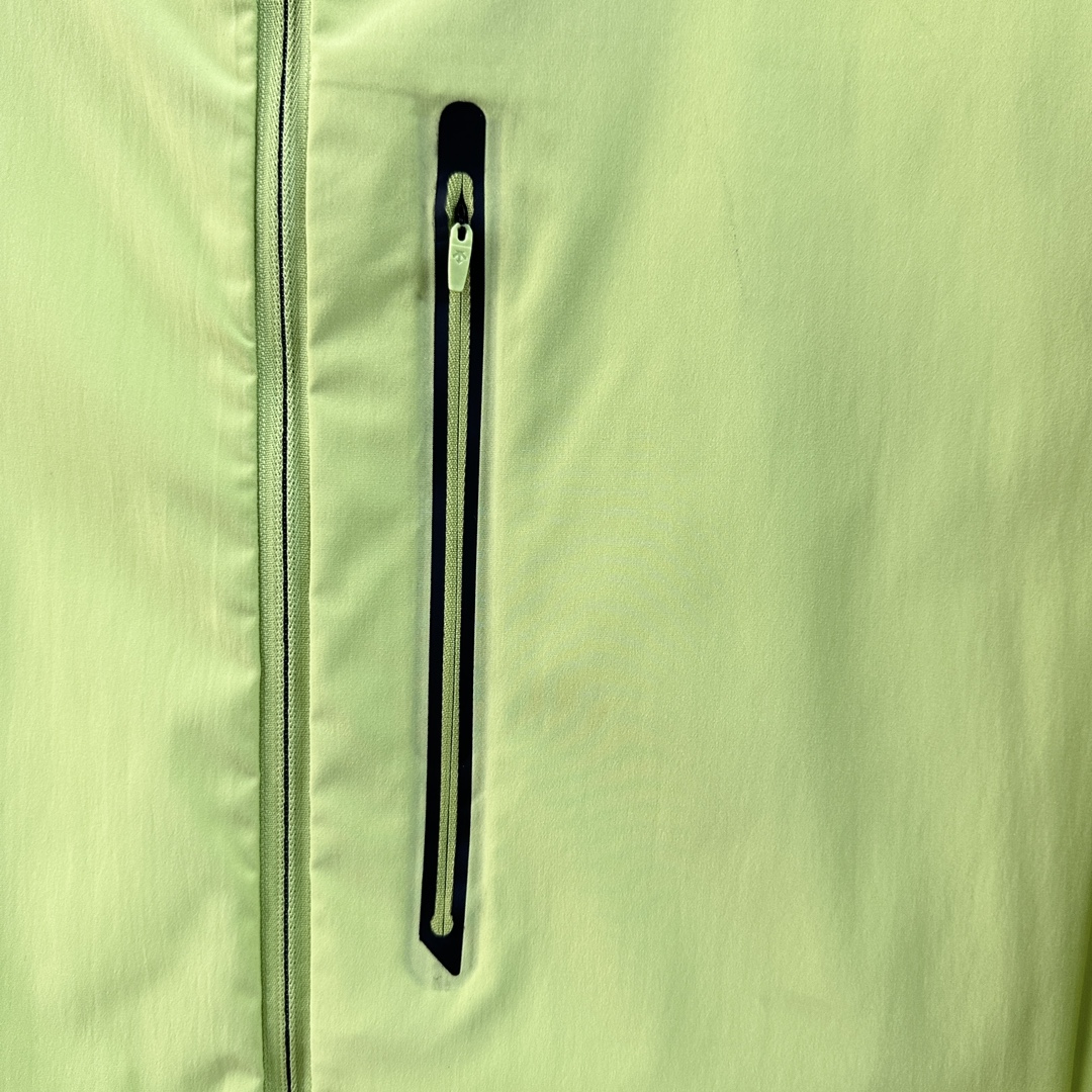 DESCENTE丨迪桑特TRAINING陈伟霆同款冰感连帽夹克黑色 白色 黄色-High Quatity Cheap Brand wholesale wholesaler seller Clothes Bags handbags Sneakers Top Fashion Clothing Shoes from China Factory Chinese suppliers best Quality Beautiful Price DESCENTE丨迪桑特TRAINING陈伟霆同款冰感连帽夹克黑色 白色 黄色