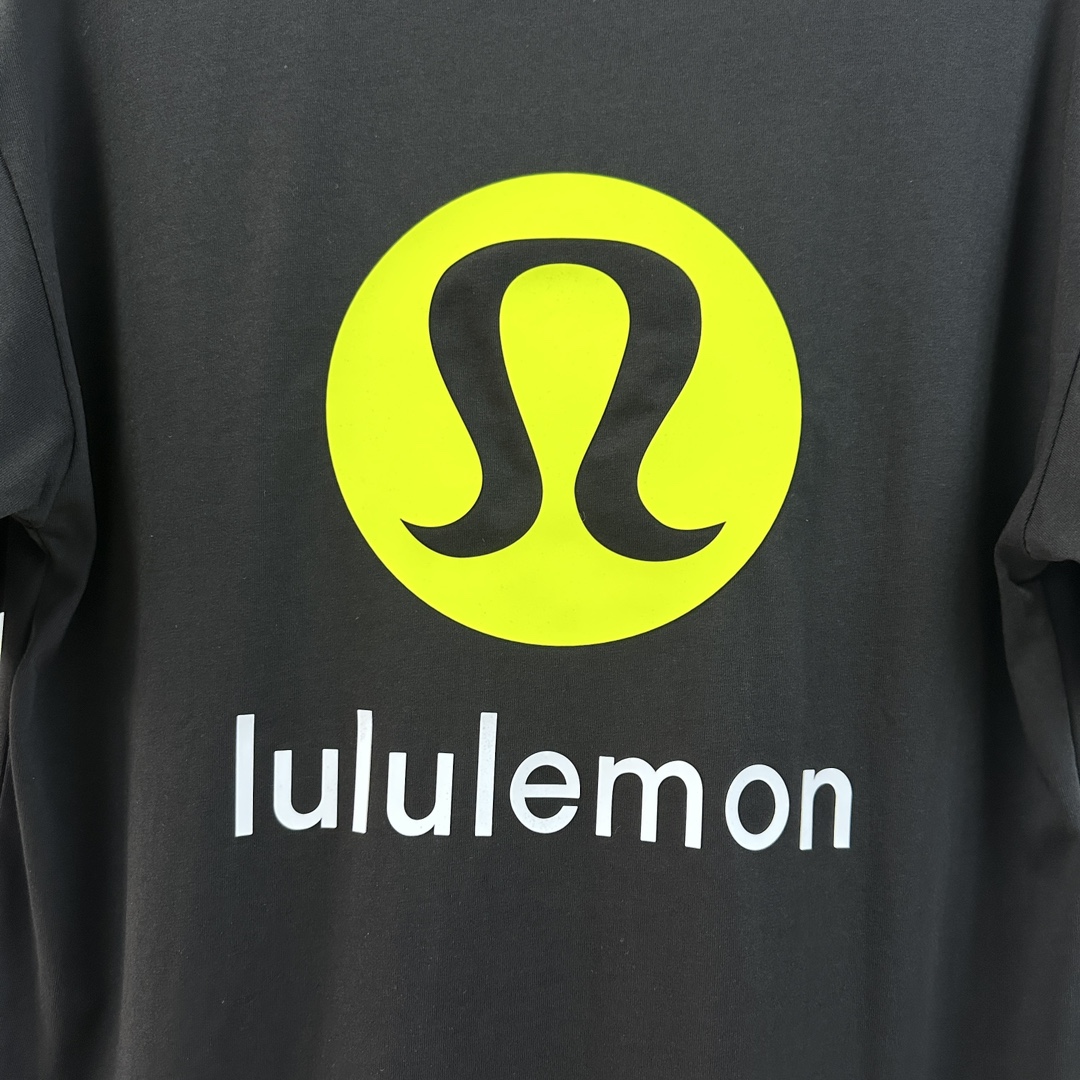 Lululemon｜露露乐蒙 经典硅胶logo字母印花圆领短袖T恤 白色 黑色