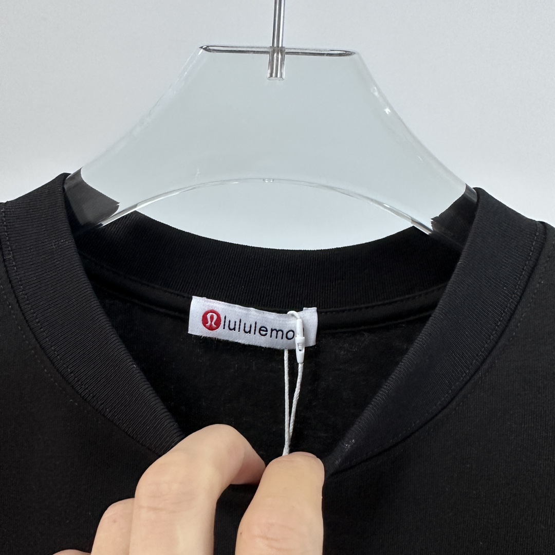 Lululemon｜露露乐蒙 经典硅胶logo字母印花圆领短袖T恤 白色 黑色
