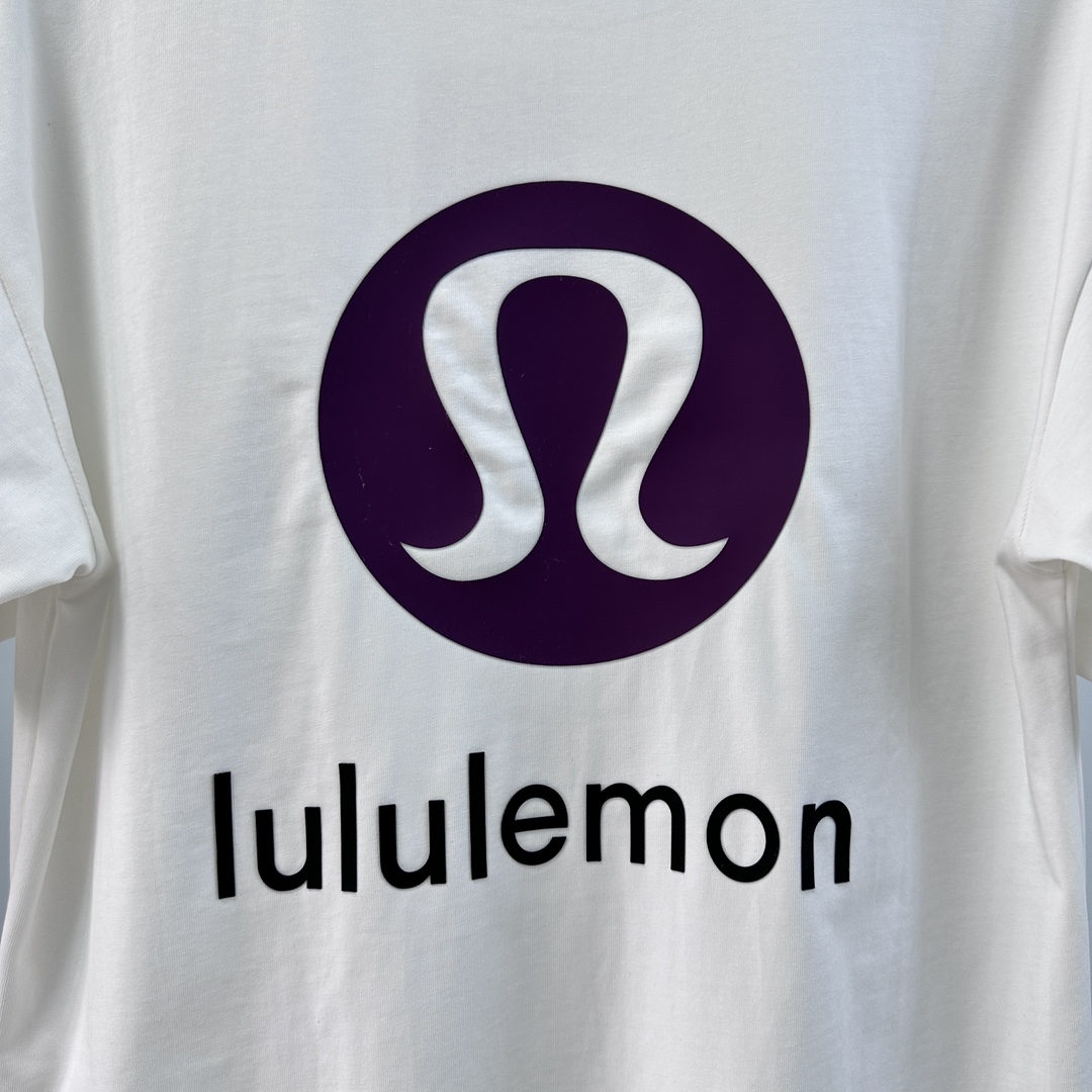 Lululemon｜露露乐蒙 经典硅胶logo字母印花圆领短袖T恤