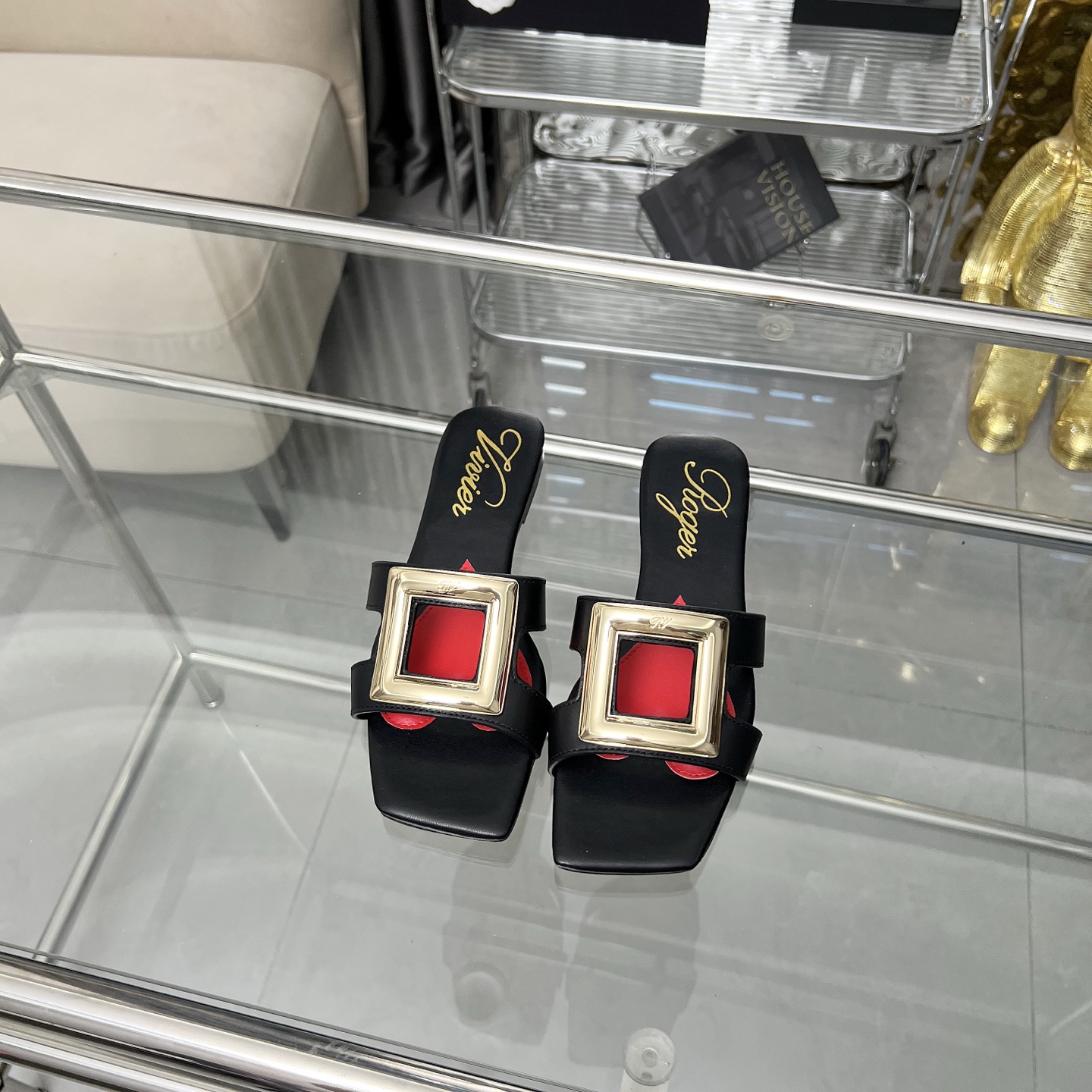 NO:559359,RV upper layer of cowhide, lining of sheepskin, heel height 1cm, Size 36-42 (40.41.42 customized, non-returnable and non-exchangeable), leather outsole, rubber outsole, slippers, slippers, cowhide, sheepskin, Leather soles19860909RV 鞋面头层牛皮 内里羊皮 跟高1cm Size36-42码（40.41.42定做不退不换） 真皮大底 橡胶大底,拖鞋,slippers,cowhide,sheepskin,Leather soles,Women's Shoes