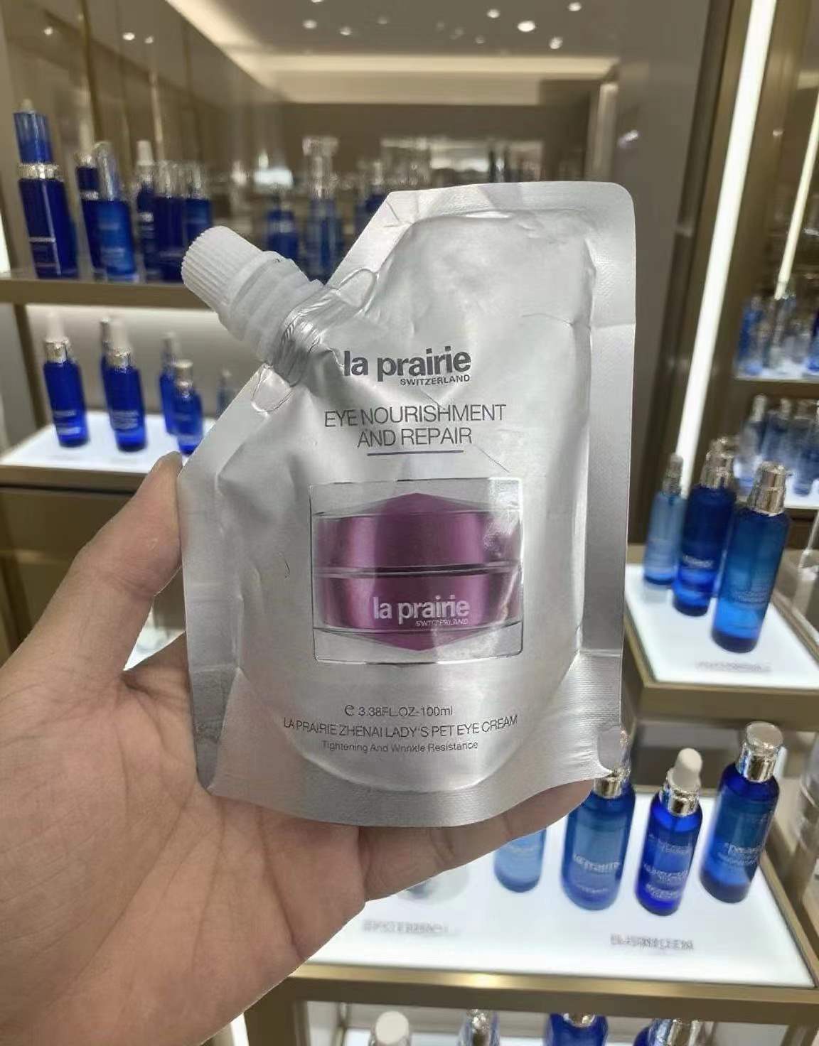 20 ¡Ajuste de precio! Recarga de crema para ojos de platino de La Prairie 100ml