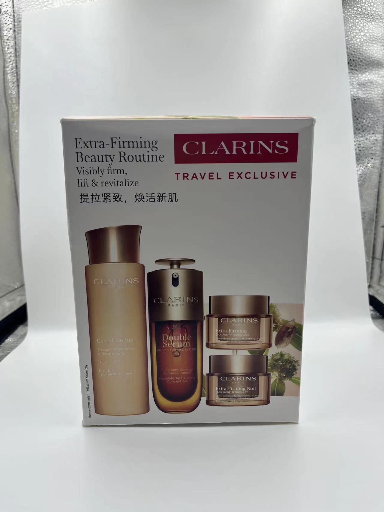 ¡Set de cuatro piezas Clarins de resortes versión frasco dorado! Incluye: agua de resortes 200ml + esencia doble de nov…