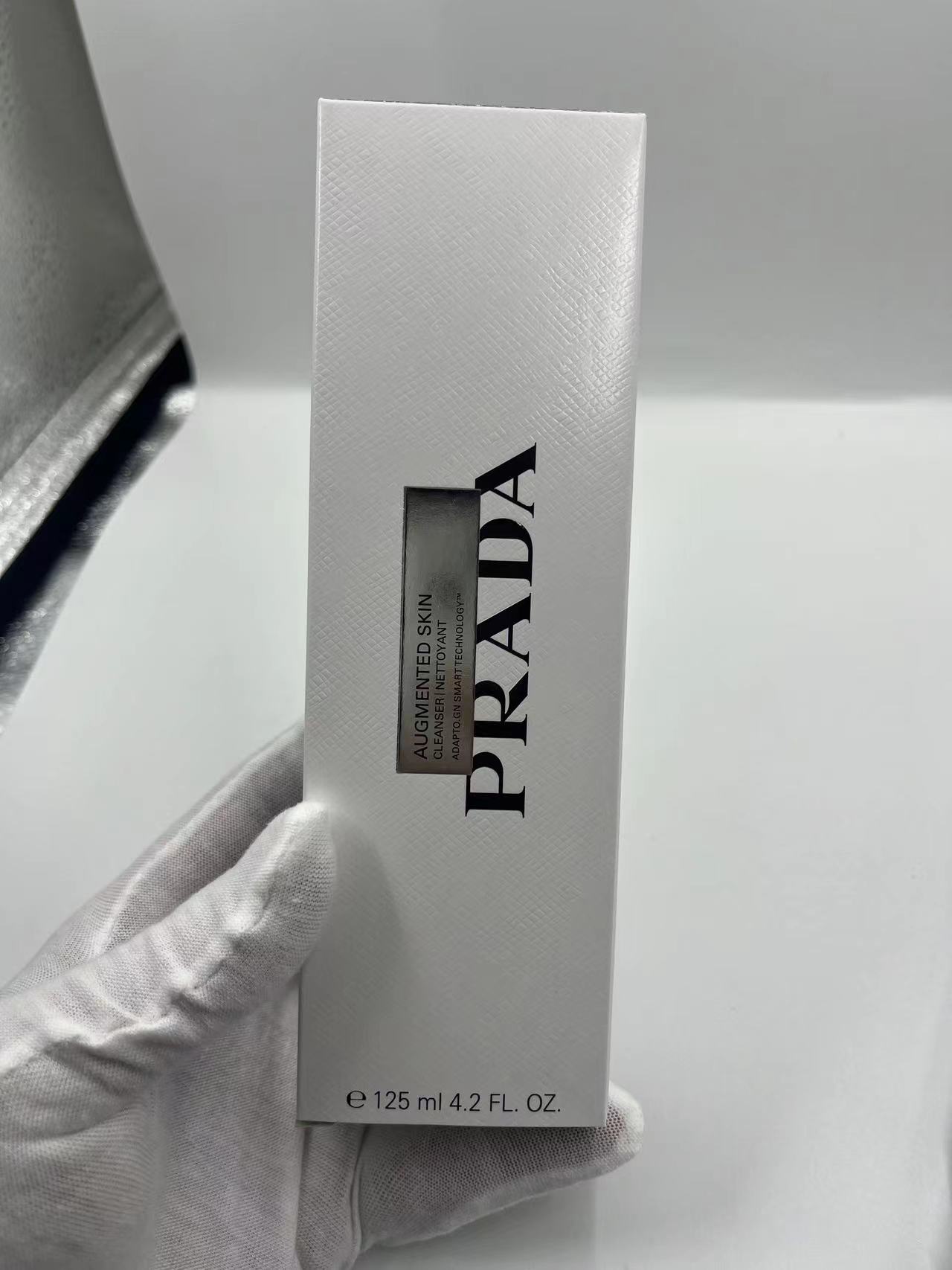 Limpiador facial activo de Prada 125ml