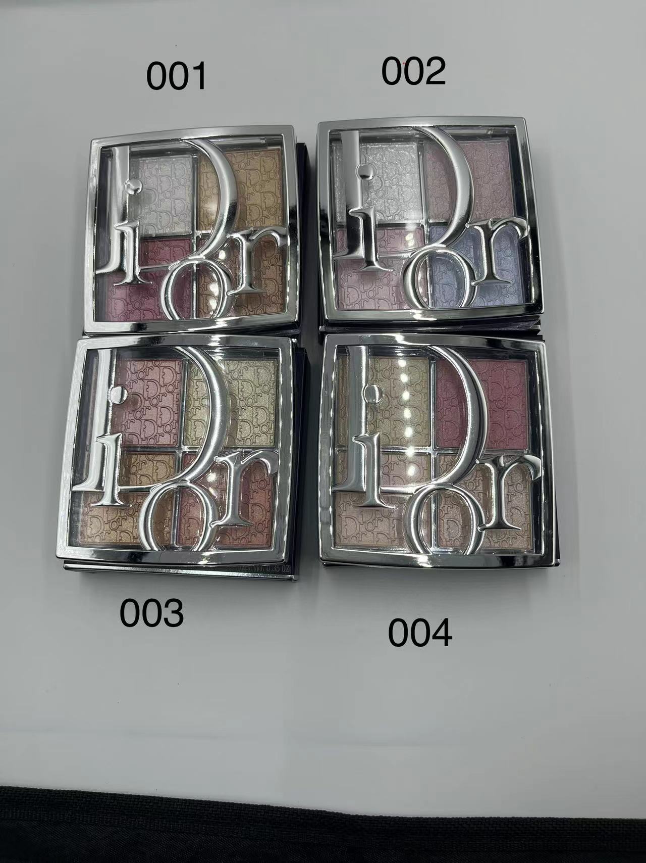 46! (Al hacer el pedido, nota: iluminador Dior 4 colores versión 25 + número de color) Nuevo iluminador Dior 4 colores …