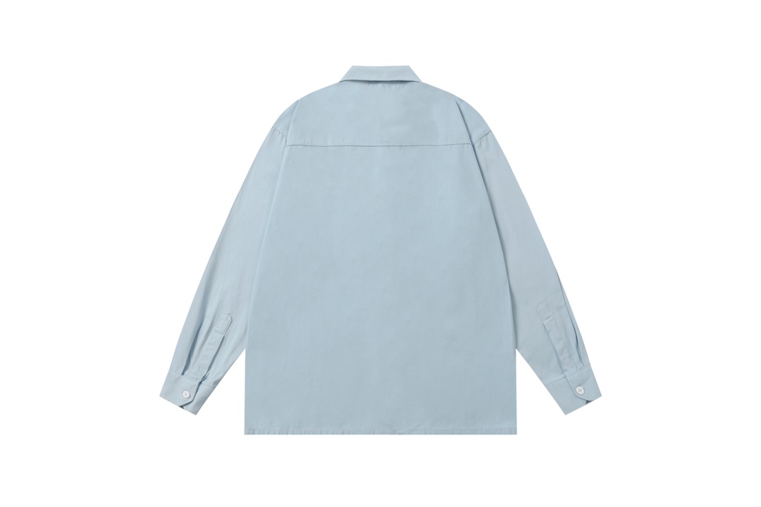 P115💰
款号：L092
始祖鸟Arcteryx 2024ss新款口袋刺绣鸟家经典长袖衬衫
专柜还原顶级复刻
款式非常不错，商务通勤，经典口袋设计，胸前经典鸟家重工刺绣标志！彰显个性，使整个线条更加流畅，
最经典的一款常青小标设计 胸口精美的刺绣logo设计 ，纯棉质感亲肤舒适
商务休闲皆宜，全棉面料比普通针织布更加透气、干爽
3D立体剪裁工艺、上身版型立体
胸口绣花更是细节拉满、万针刺绣 立体饱满 
采用全棉定制面料 定制纽扣 顶级牛货
颜色：黑色 白色 深灰色 卡其色 天蓝色
尺码：S- XL
S码： 衣长70   胸围114  肩宽46（100-130斤）
M码：衣长72 胸围118  肩宽48（130-150斤
Ｌ码：衣长74  胸围122 肩宽50 （150-170斤）
XL码：衣长76  胸围126 肩宽52 （170-190斤）