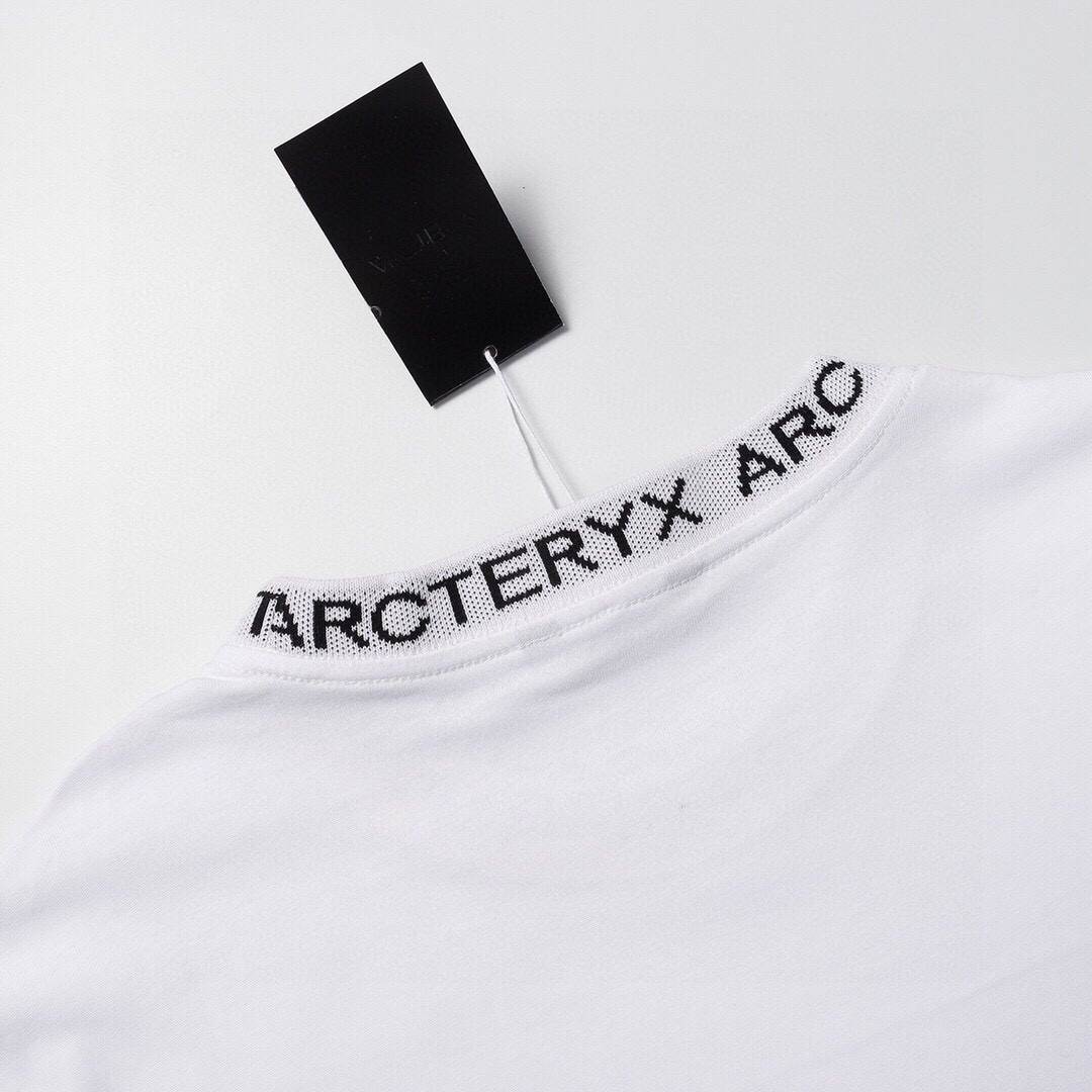 High-End Women’s Suit with Arcteryx T-Shirts and Custom Embroidery - 图片 7