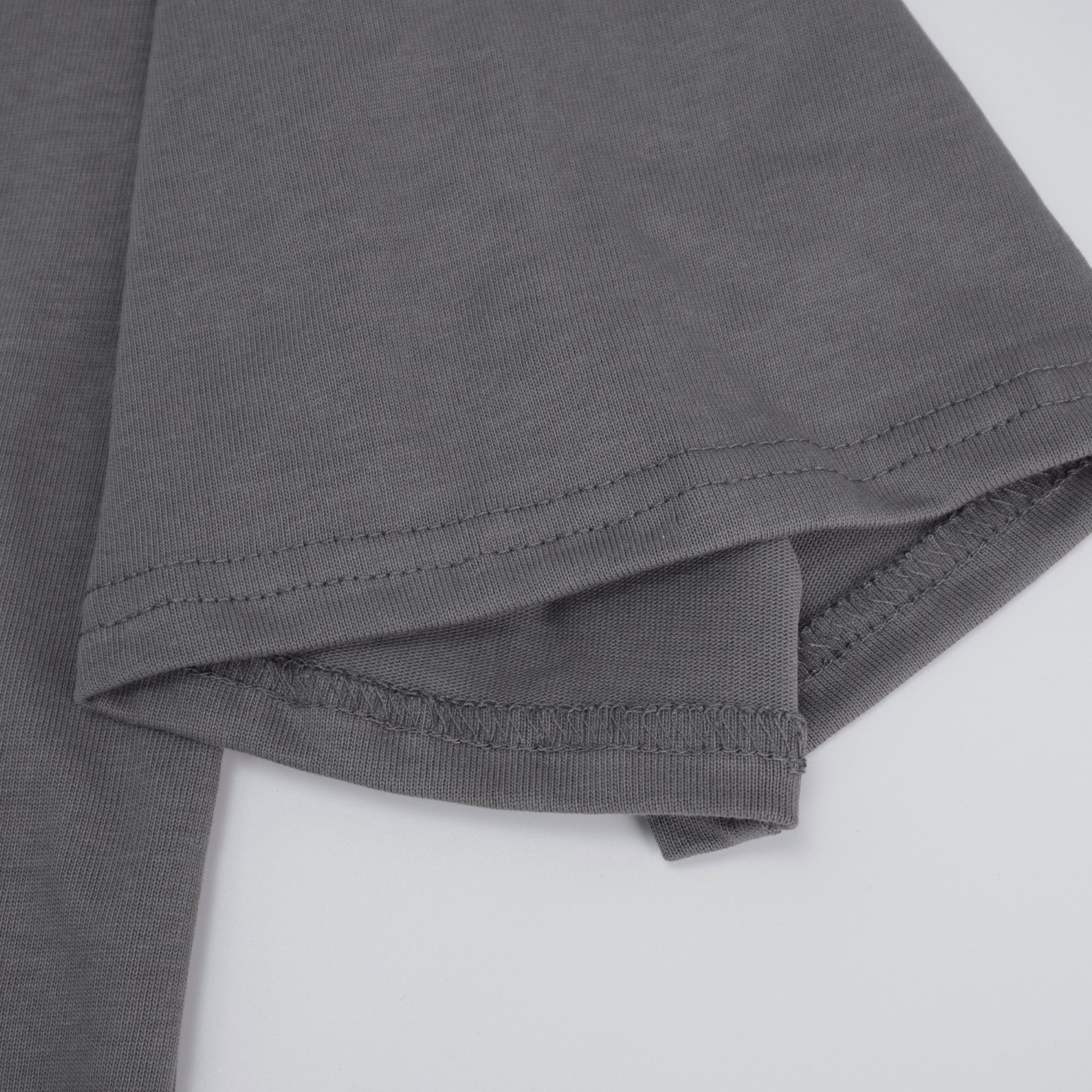 High-Quality Women’s Suit with Arcteryx Coloured Cuffs and Custom Details - 图片 7