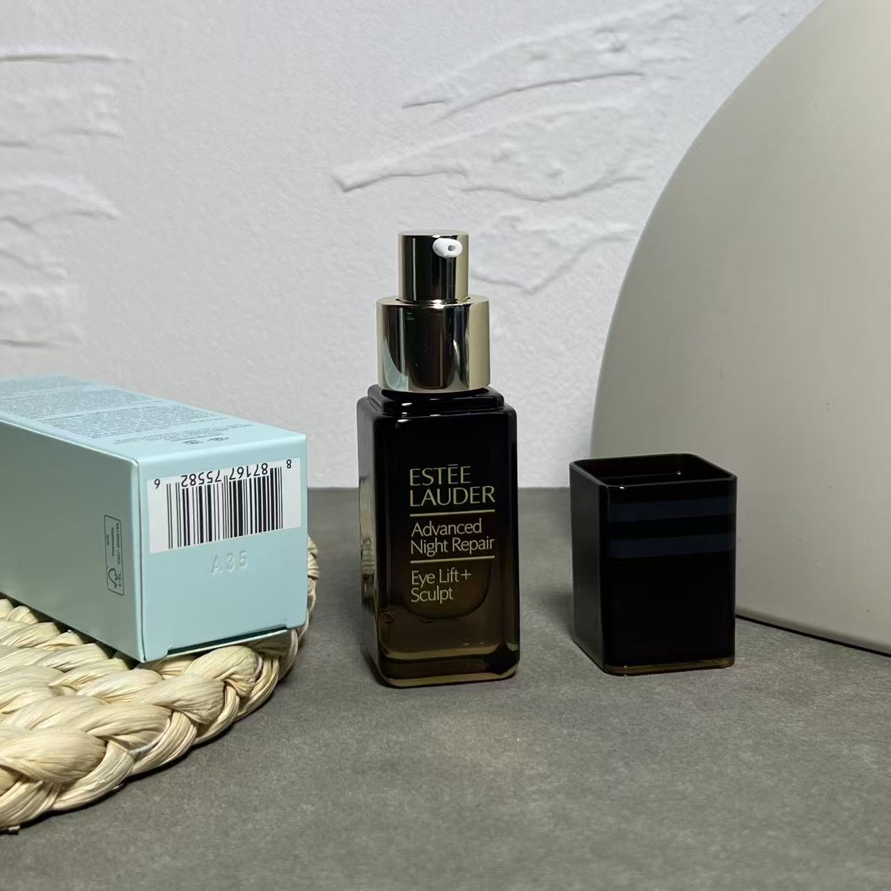 Nueva versión de la Crema para Contorno de Ojos Microescultura de Estée Lauder 15ml. Código: A35, ¡la Crema para Contor…