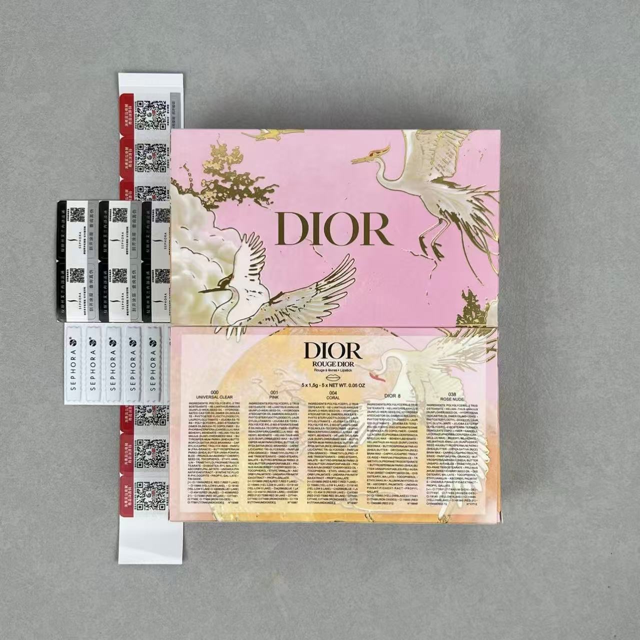 60! (Nota del pedido: set de cinco bálsamos labiales de color Dior) Set de cinco muestras de bálsamo labial de color Di…