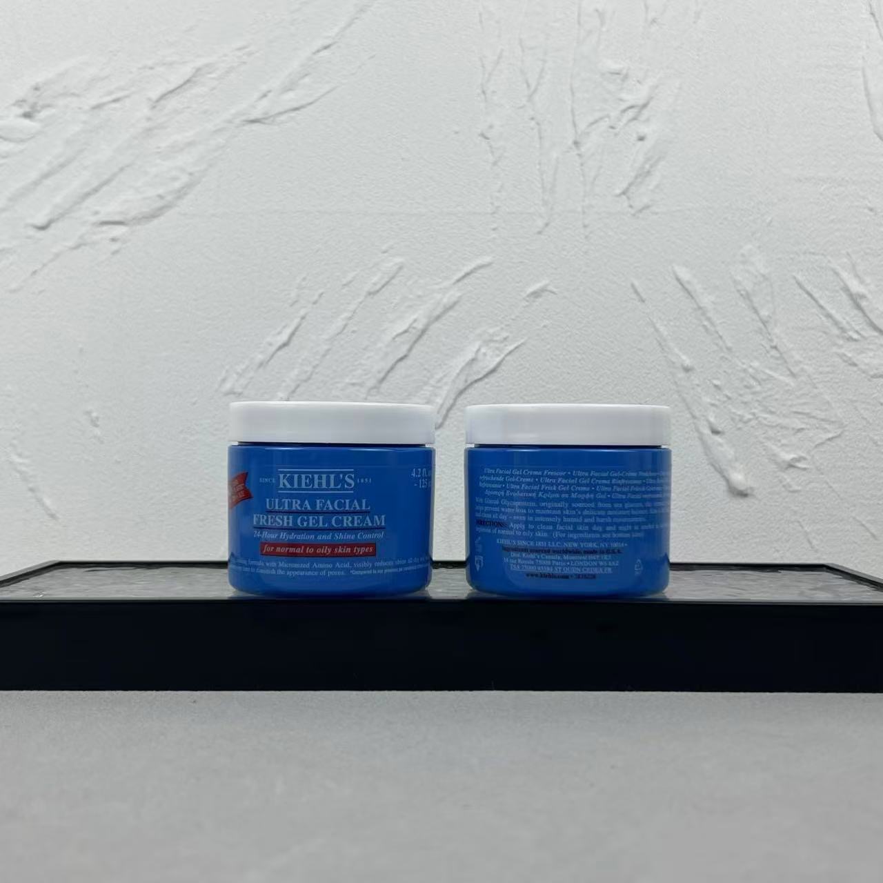 26! (Nota al pedir: Nueva versión de crema facial azul refrescante de Kiehl's) Nueva versión de crema facial hidratante…
