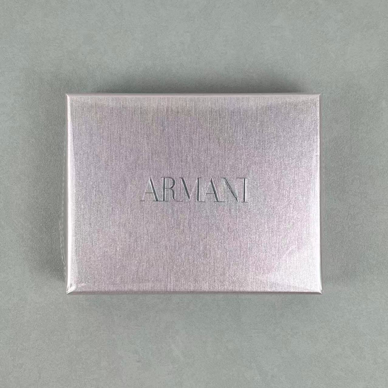 80! (nota del pedido: set de cuatro piezas Armani Yulong) Set de cuatro piezas de fragancia corporal Armani Yulong: loc…