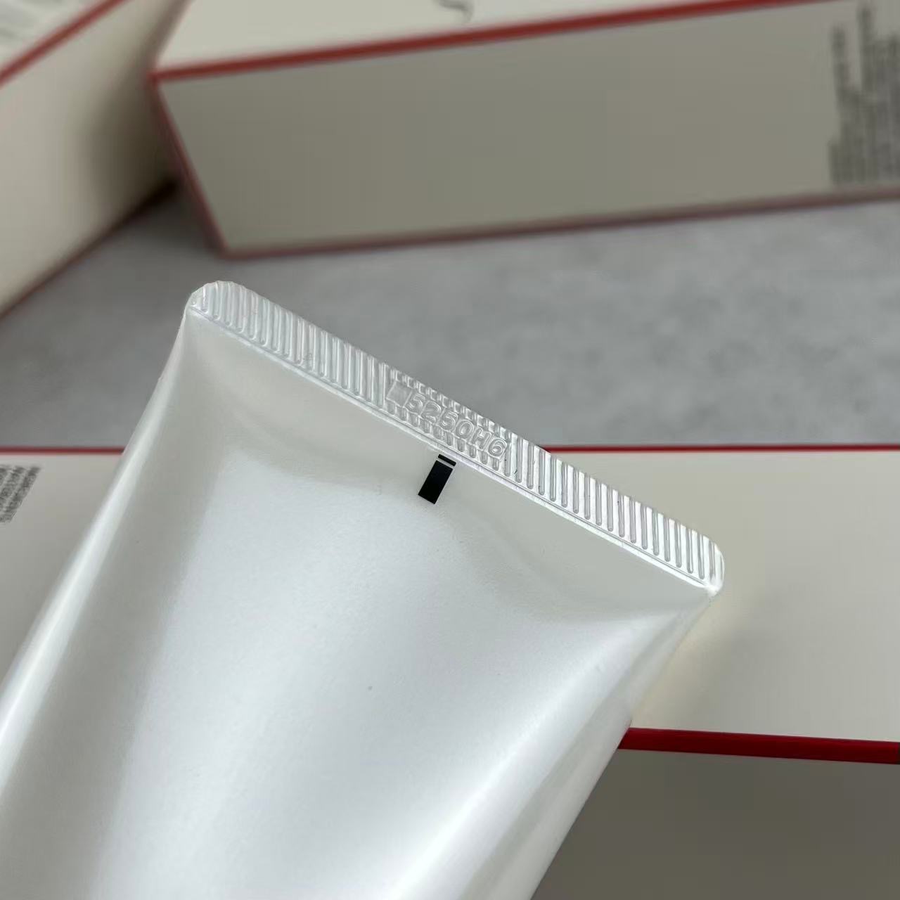 通/82💰
私模，对版货✔️资生堂红腰子洗面奶明通版125ml！