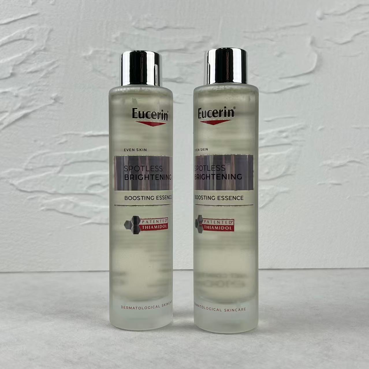 60。二代优色林精华水爽肤水100ml
🔜 一比一质量❗️二代优色林精华水爽肤水100ml
件72支  现货供应🔥