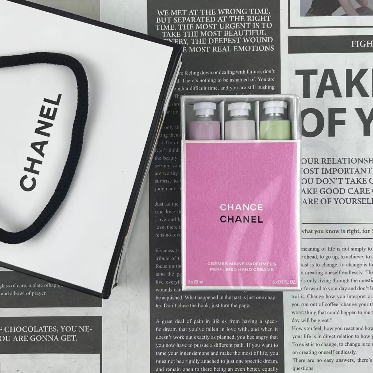 45! (Nota para realizar el pedido: Juego de tres piezas de crema para manos Chanel Encounter) Juego de tres piezas de c…