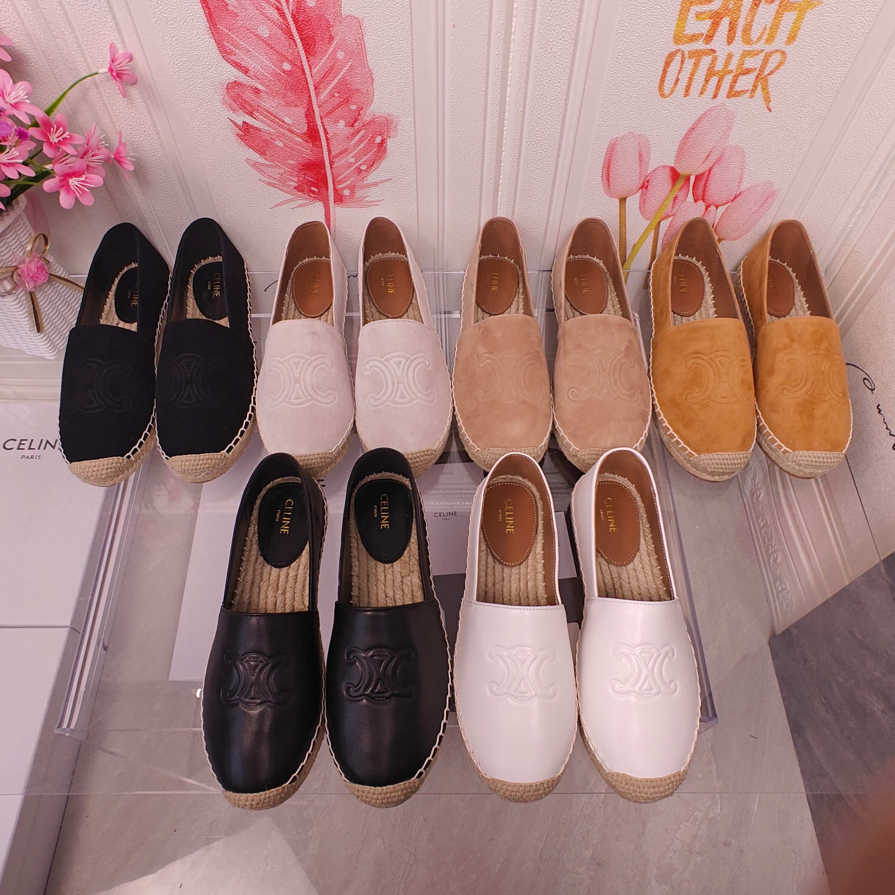 NO:534652,Celine/Celine Top purchasing agent, the highest version, fisherman shoes, counter 2025 early spring, new Celine Yangjing letter fisherman shoes series, popular single shoes, beautiful on the feet. Buy the authentic original build. Authentic top-grade product version!  1 The upper is imported Yangjing, which is very comfortable!  2 The inner and foot pads of water dyed sheepskin are shining and dazzling, and the feet feel so good!  3 hemp rope braided bottom. 4 women's style 35-41., fisherman's shoes, celine, celine, espadrilles, sheepskin, sheep19860909Celine/赛琳 顶级代购货,最高版本,渔夫鞋 专柜2025早春 新款 Celine羊京字母渔夫鞋系列, 爆款单鞋,上脚很美. 购入正品原版build. 正品级顶级货版本！ 1鞋面采用进口羊京、十分舒适！ 2水染羊皮内里和垫脚、闪耀夺目、脚感好到爆！ 3麻绳编底.  4女款35-41.,渔夫鞋,celine,celine,espadrilles,sheepskin,sheep,Women's Shoes