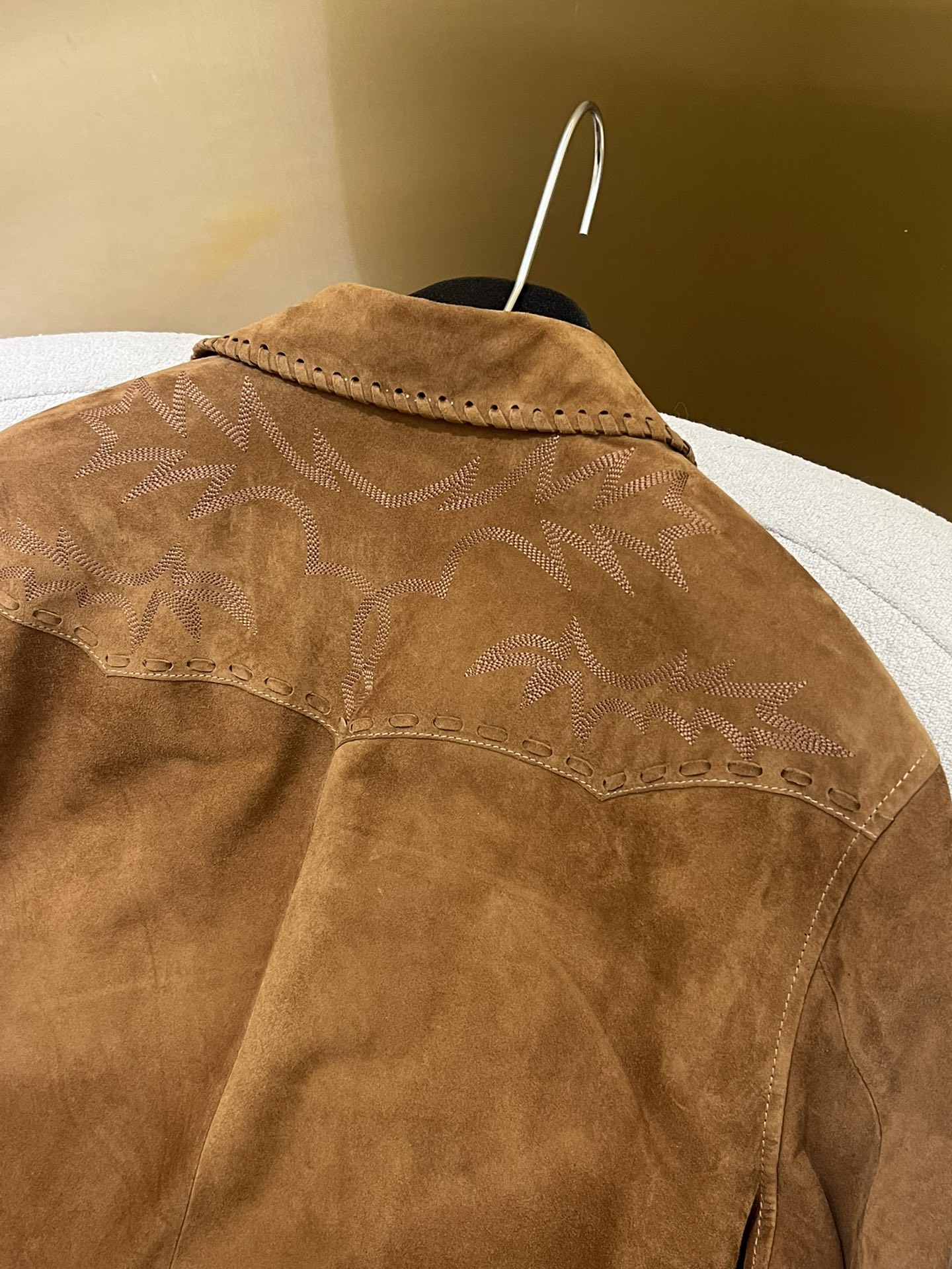 “American Retrovintage Female Suit with Western Cowboy Style and High-Quality Spanish Leather” - 图片 8