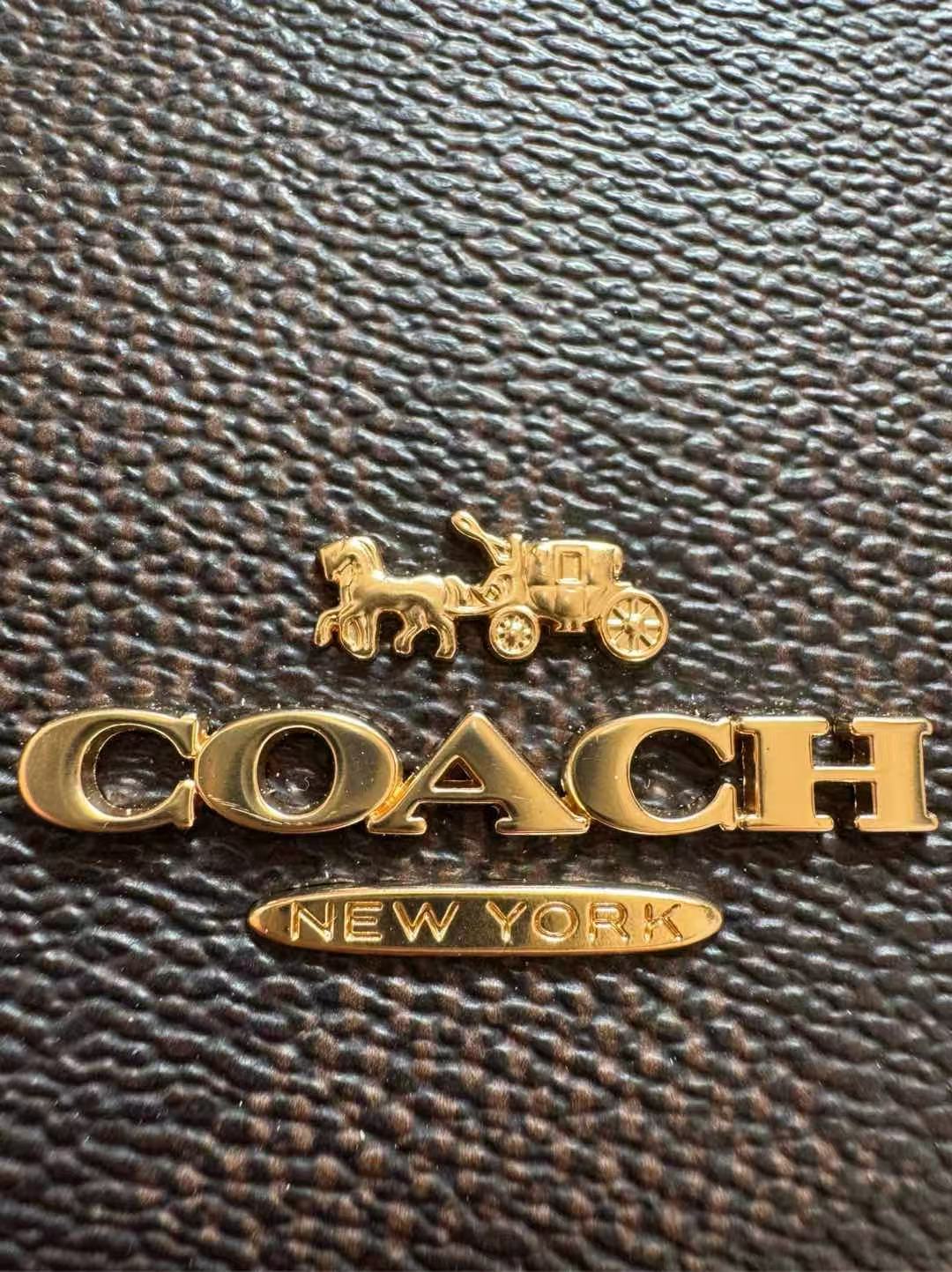Coach ～纯原Coach蔻驰 CY676 Maggie系列 代购级最新款托特包 老花料搭配牛皮材质